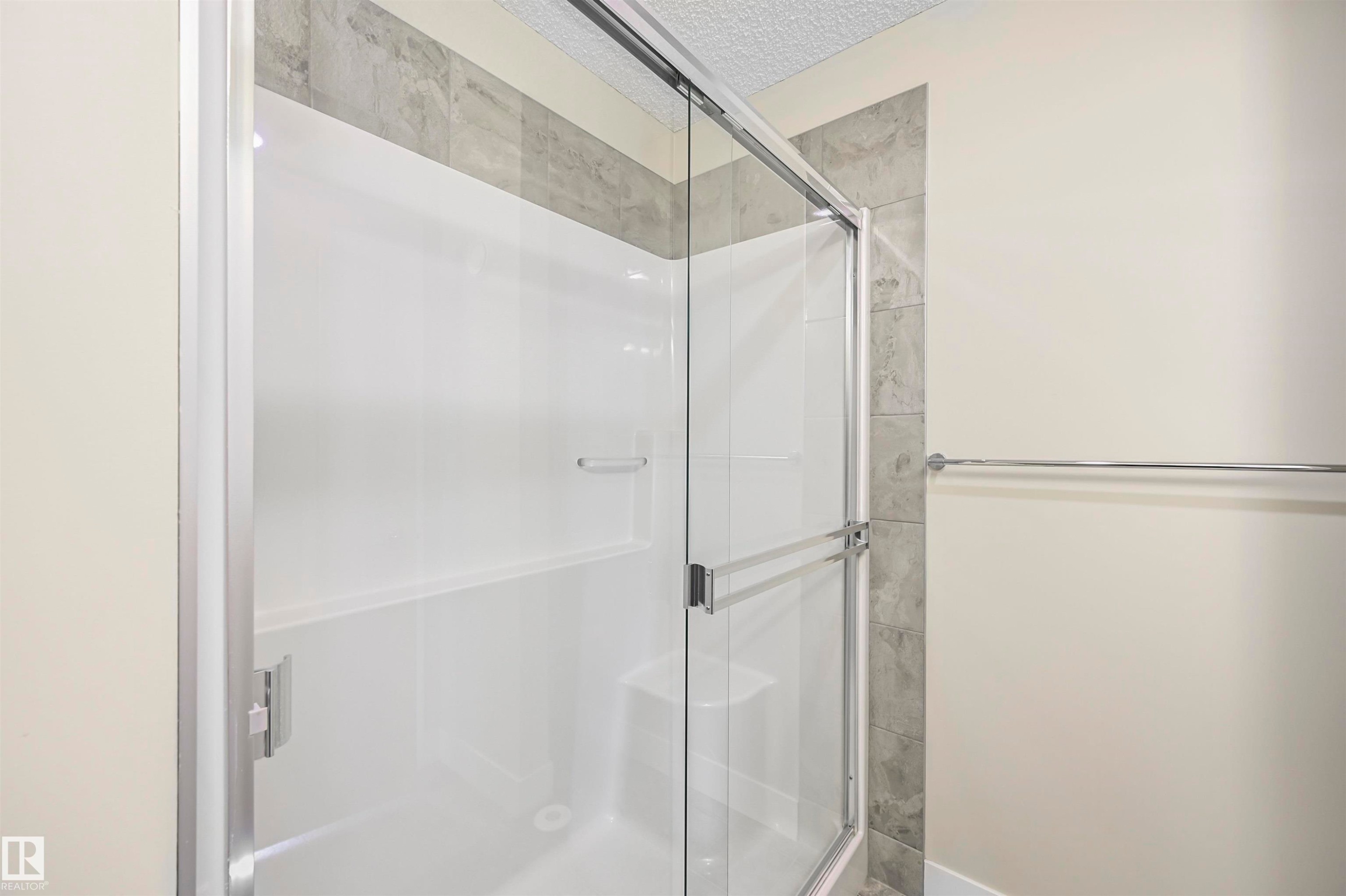 102 804 Welsh Drive, Edmonton, AB - Indoor Photo Showing Bathroom