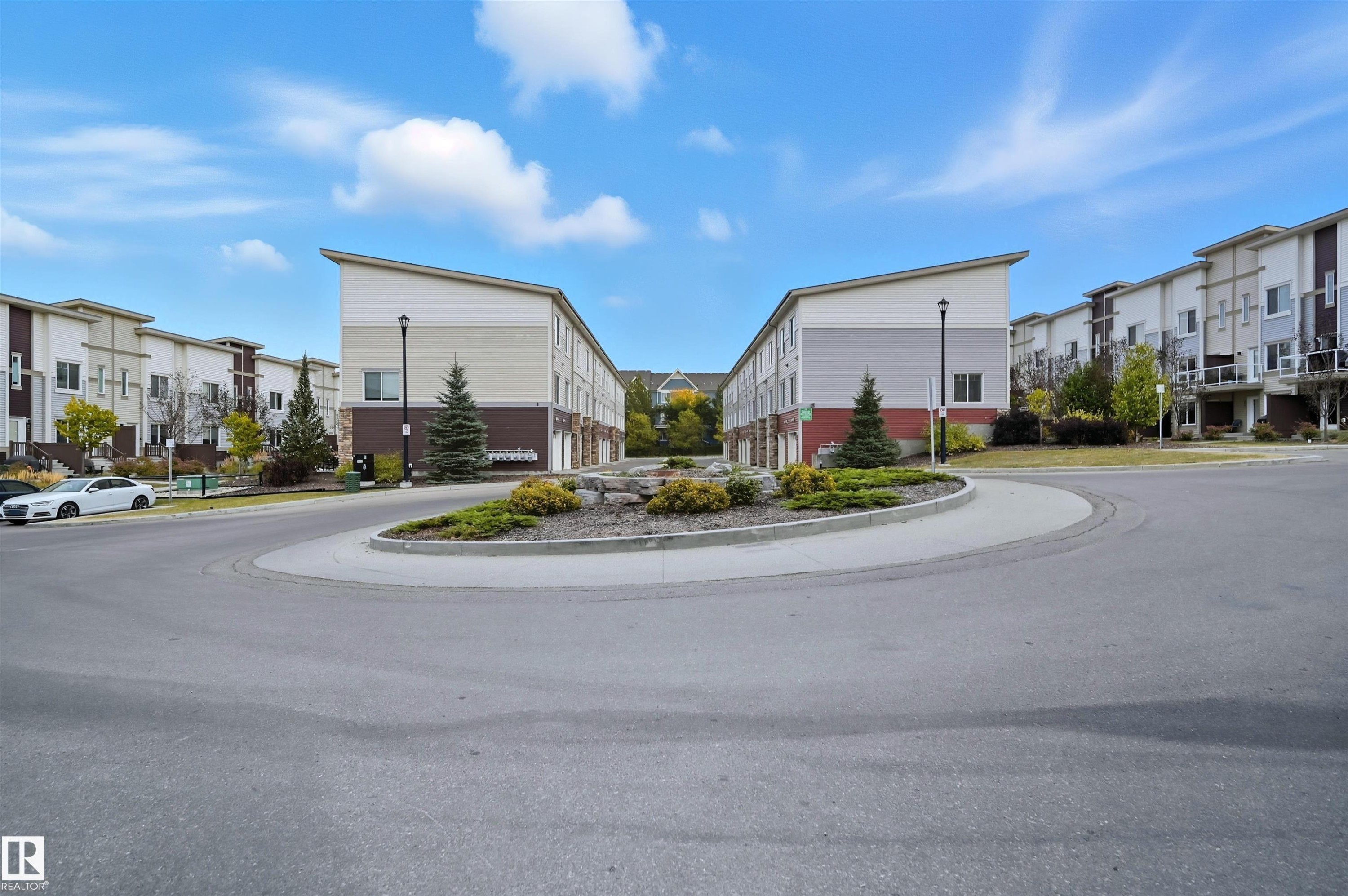 102 804 Welsh Drive, Edmonton, AB - Outdoor