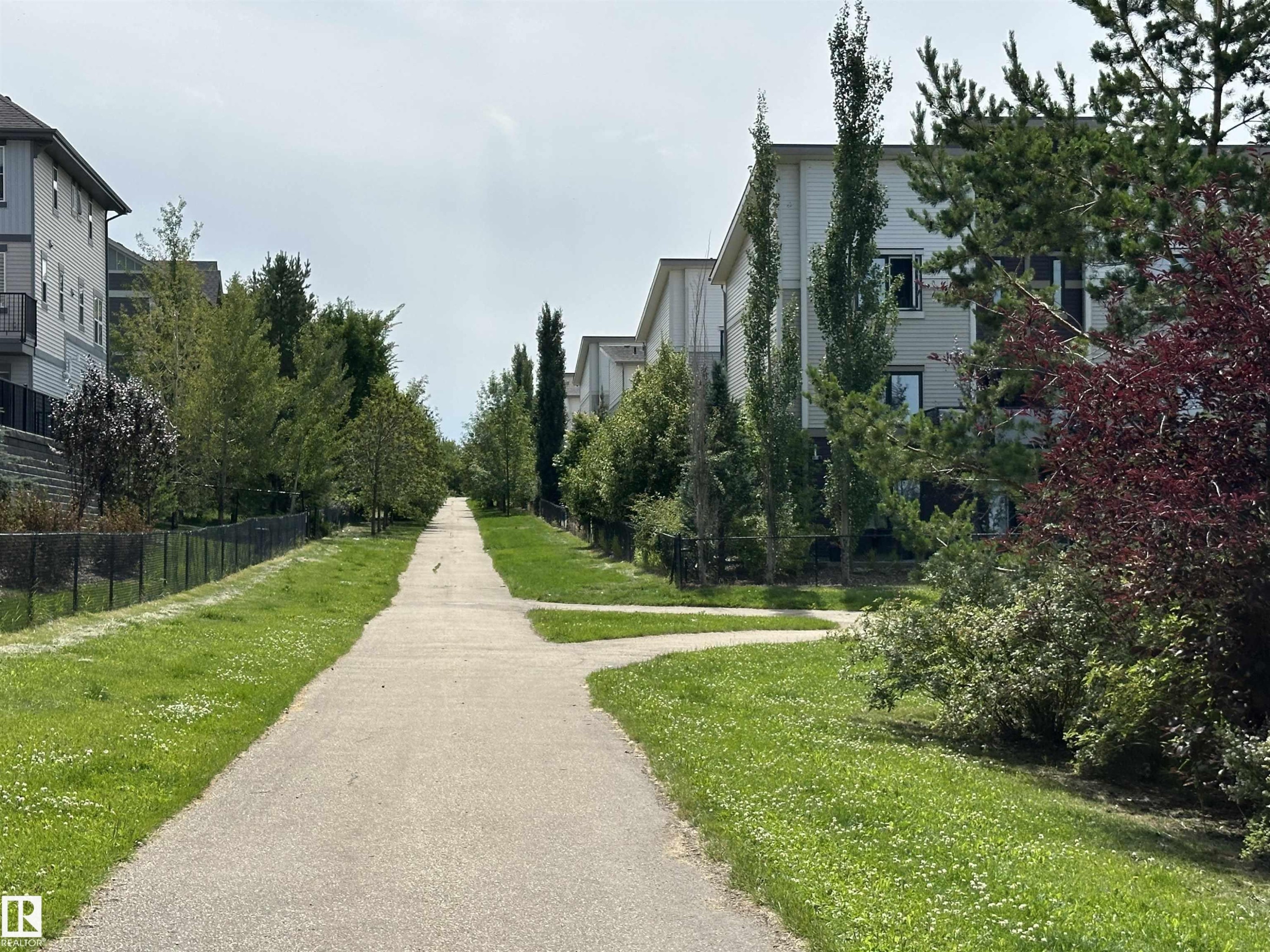 102 804 Welsh Drive, Edmonton, AB - Outdoor