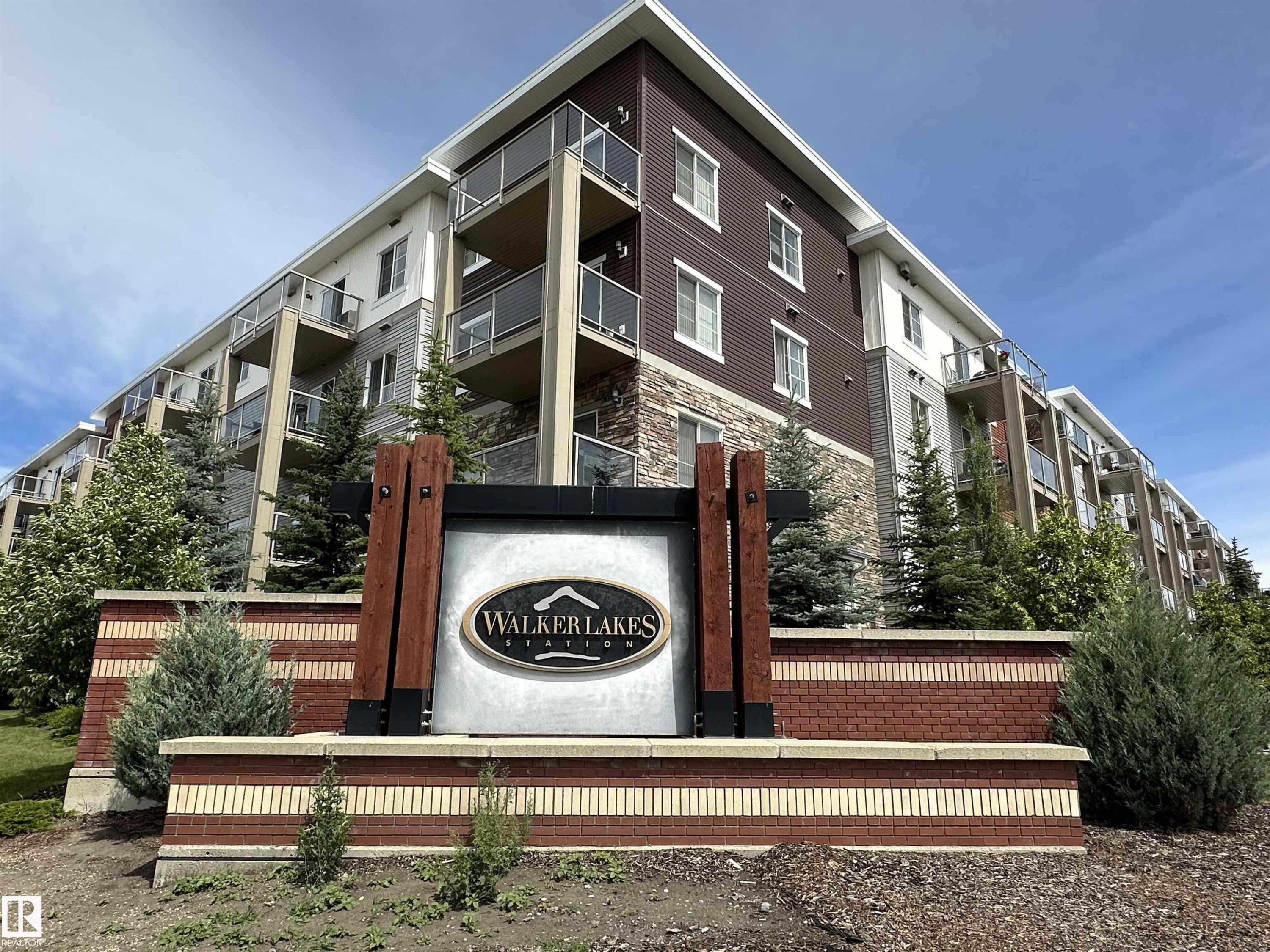 102 804 Welsh Drive, Edmonton, AB - Outdoor