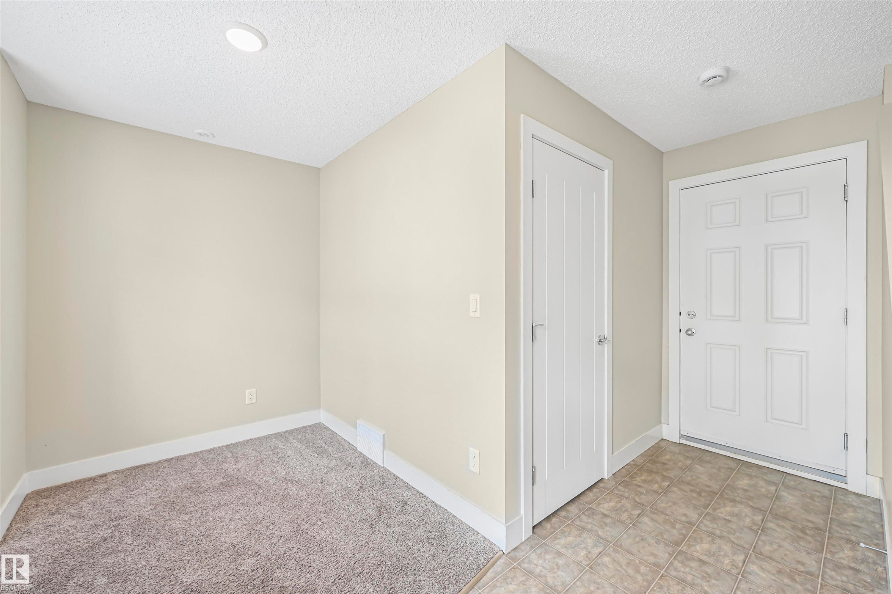 102 804 Welsh Drive, Edmonton, AB - Indoor Photo Showing Other Room