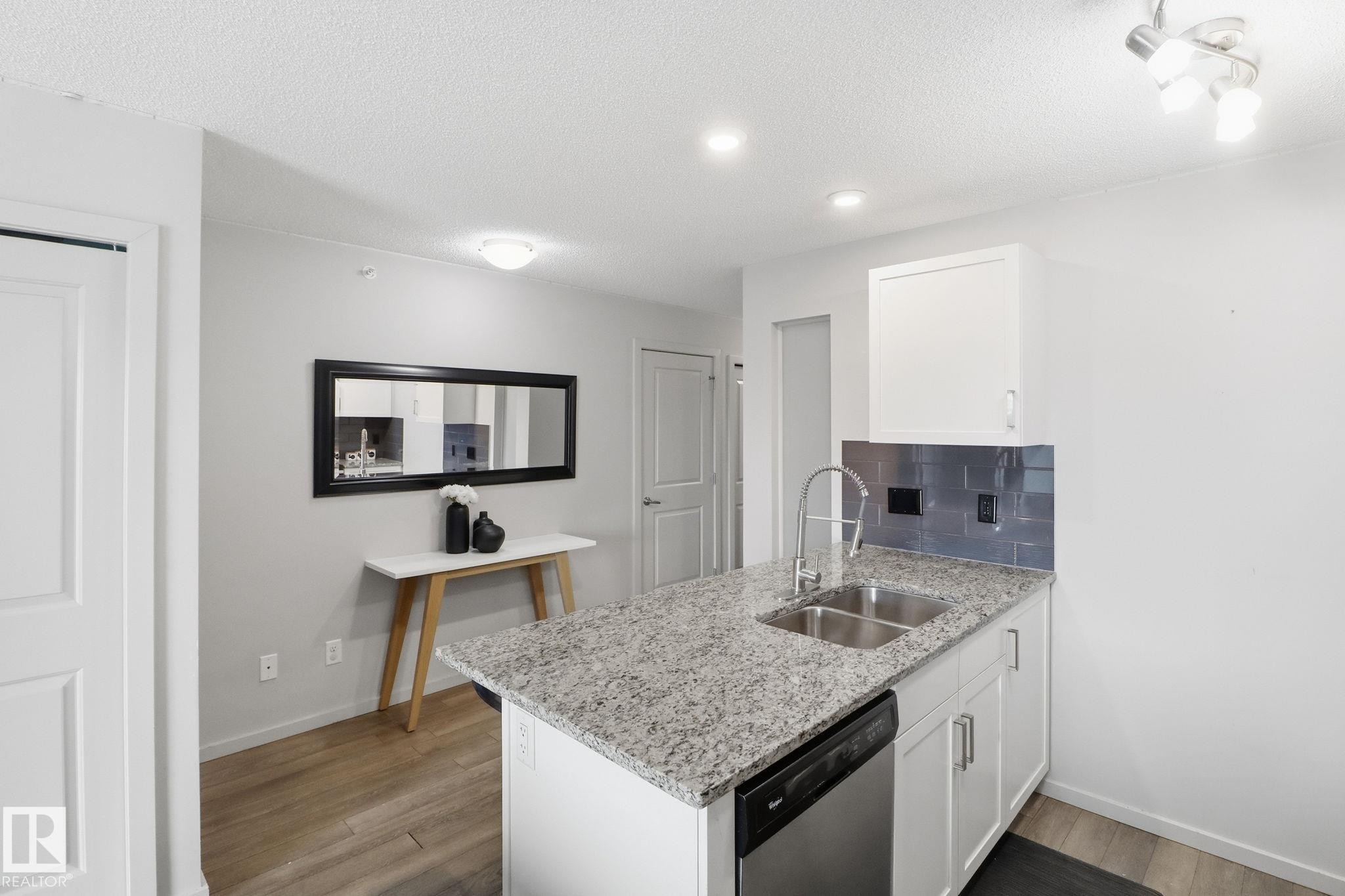 432 390 Windermere Road Nw, Edmonton, AB - Indoor Photo Showing Kitchen With Double Sink With Upgraded Kitchen