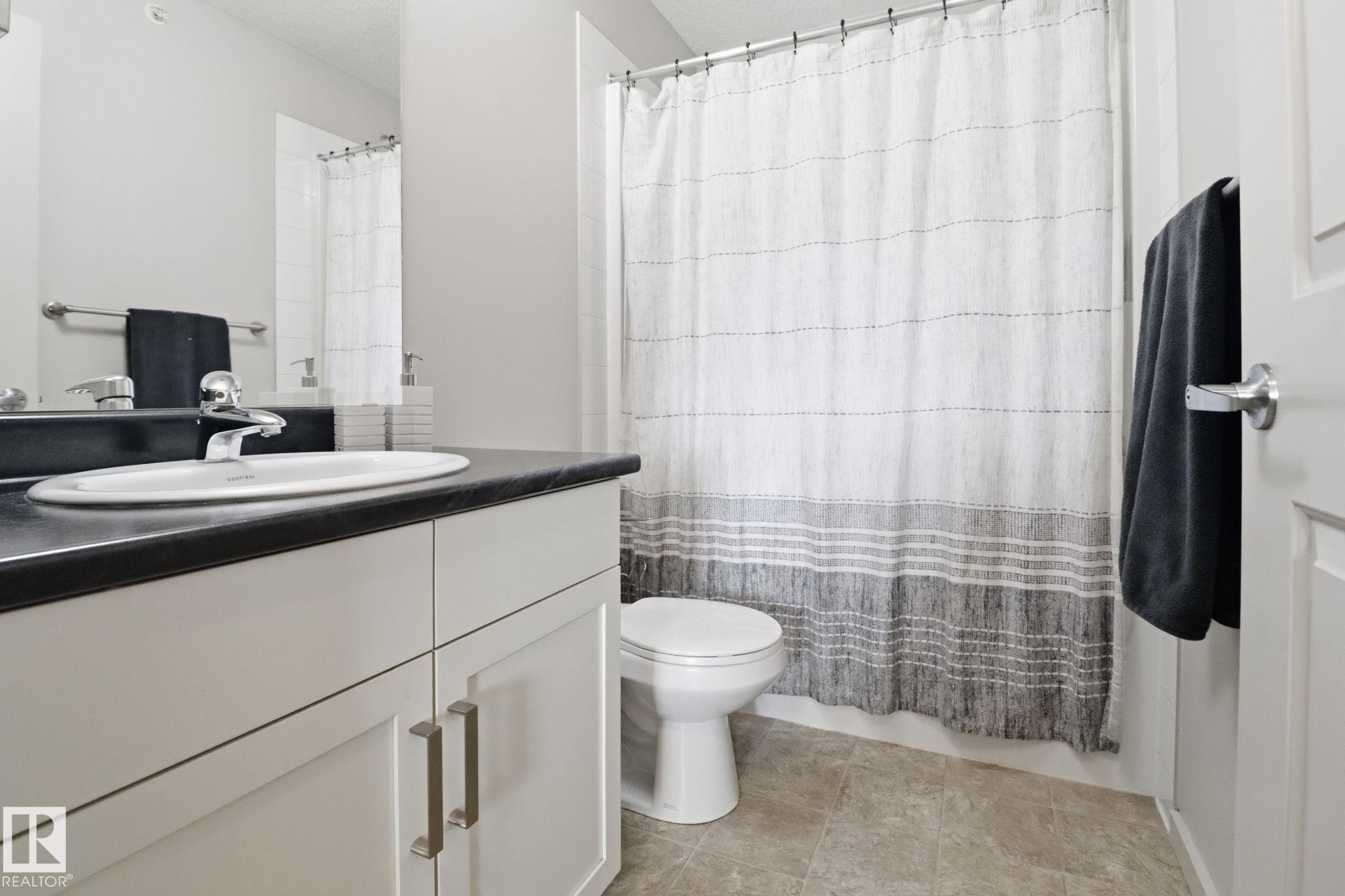 432 390 Windermere Road Nw, Edmonton, AB - Indoor Photo Showing Bathroom