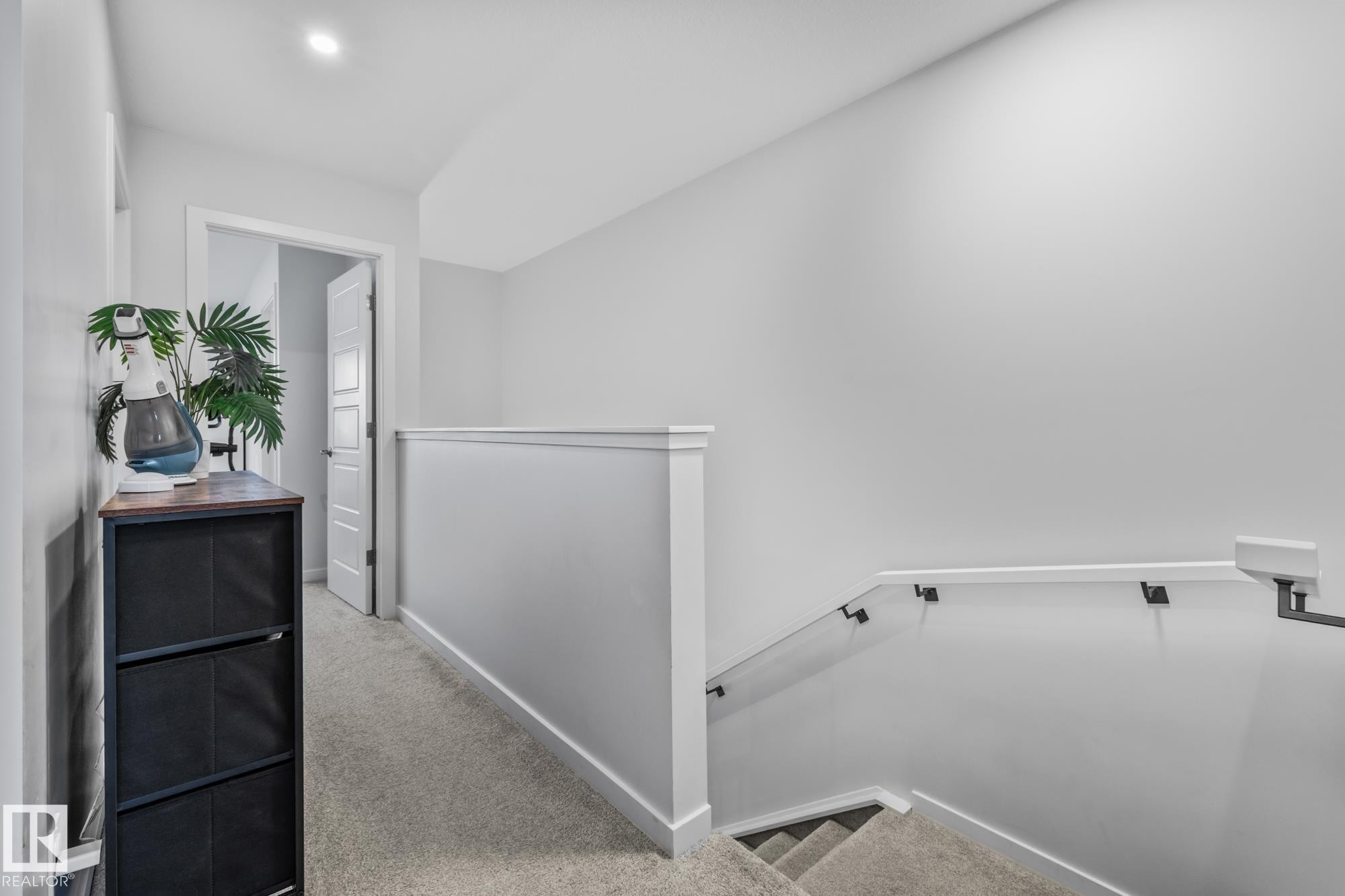 17227 3 Street, Edmonton, AB - Indoor Photo Showing Other Room