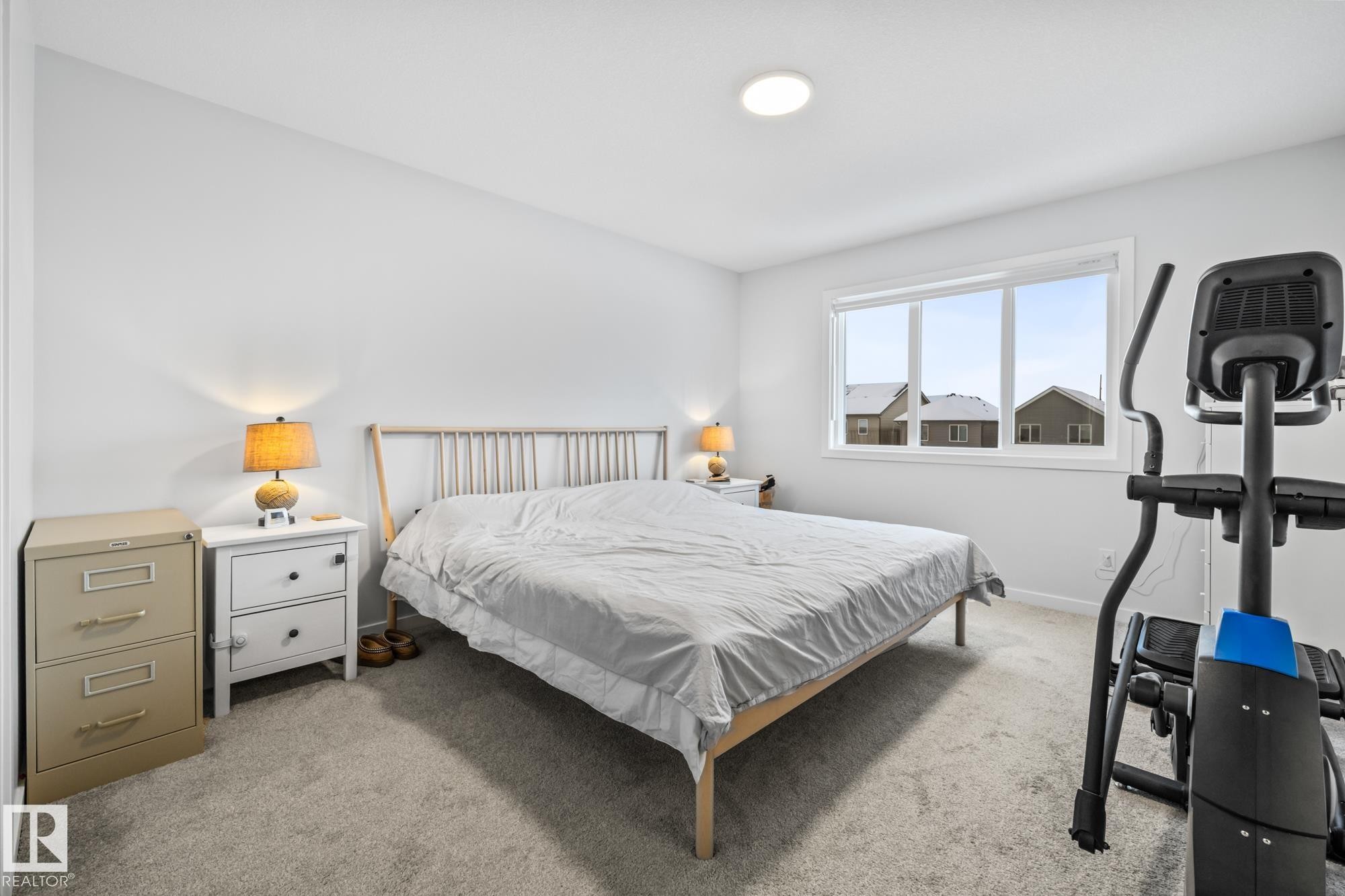 17227 3 Street, Edmonton, AB - Indoor Photo Showing Bedroom