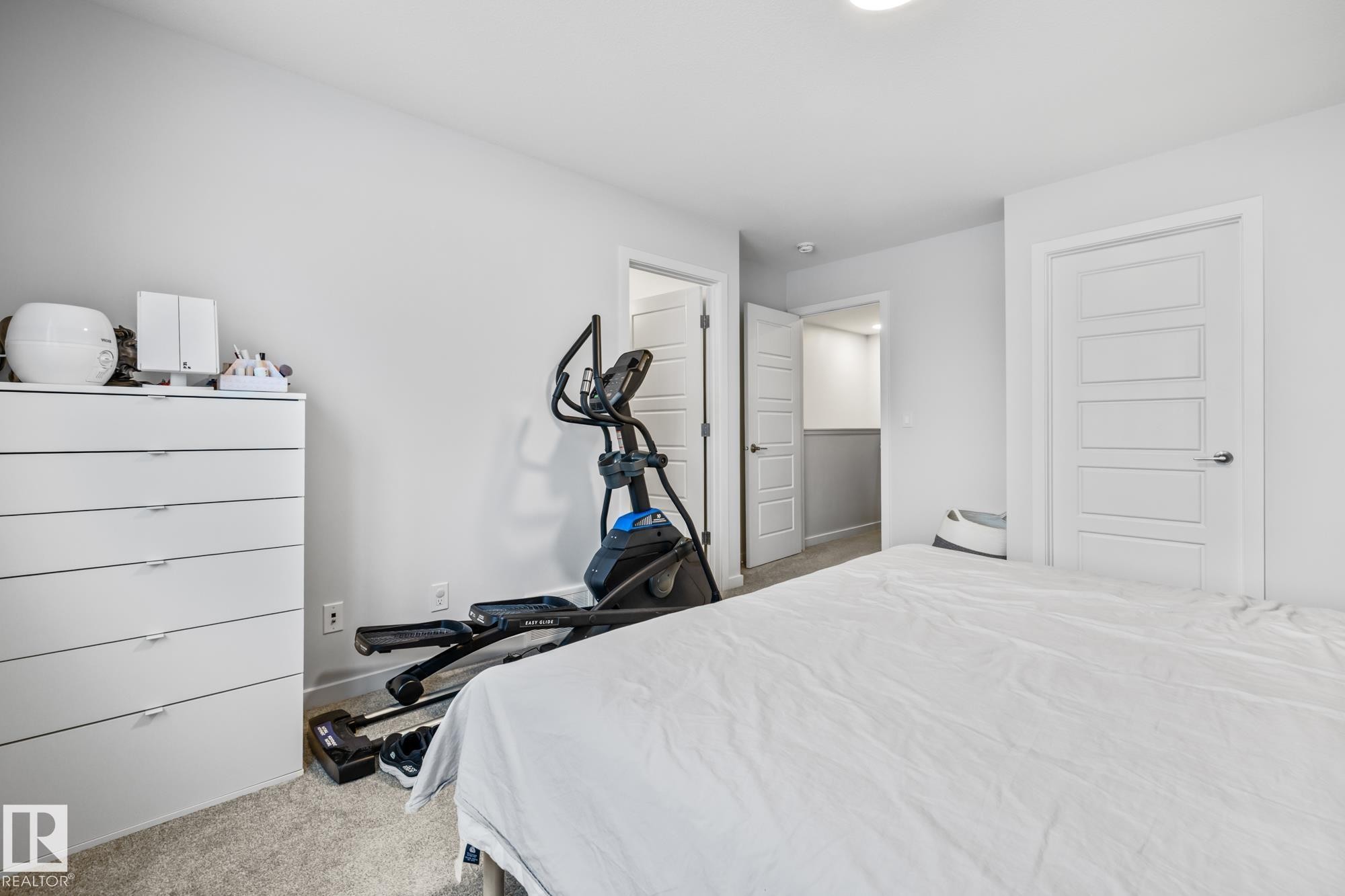 17227 3 Street, Edmonton, AB - Indoor Photo Showing Bedroom