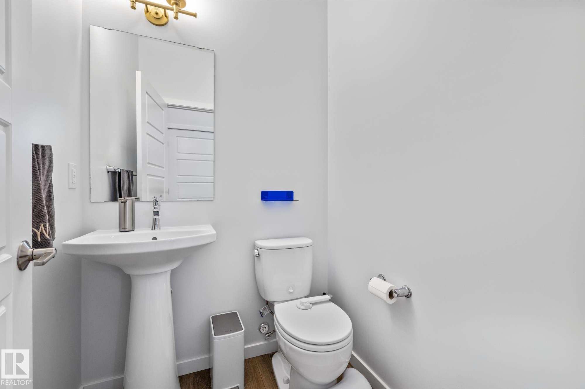 17227 3 Street, Edmonton, AB - Indoor Photo Showing Bathroom