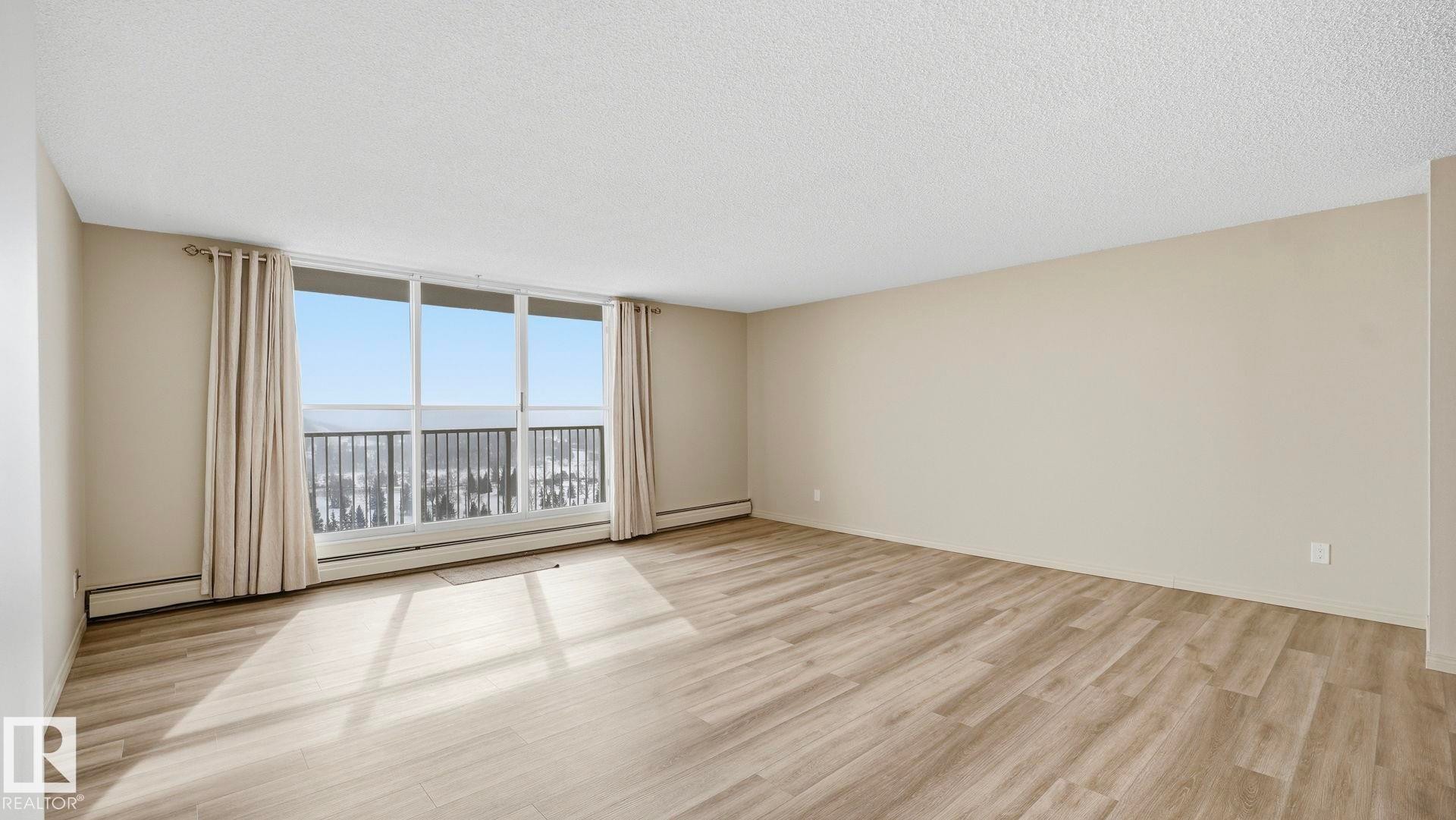 406 12121 Jasper Avenue, Edmonton, AB - Indoor Photo Showing Other Room