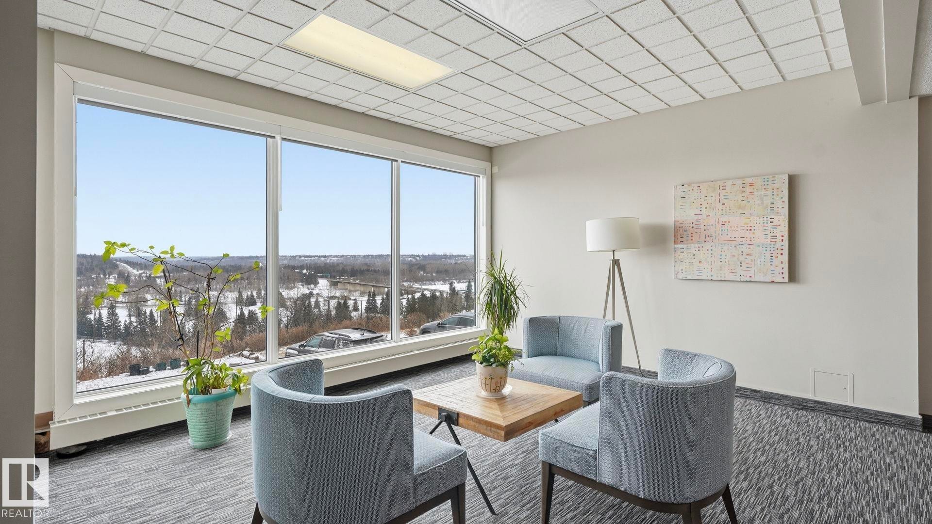406 12121 Jasper Avenue, Edmonton, AB - Indoor