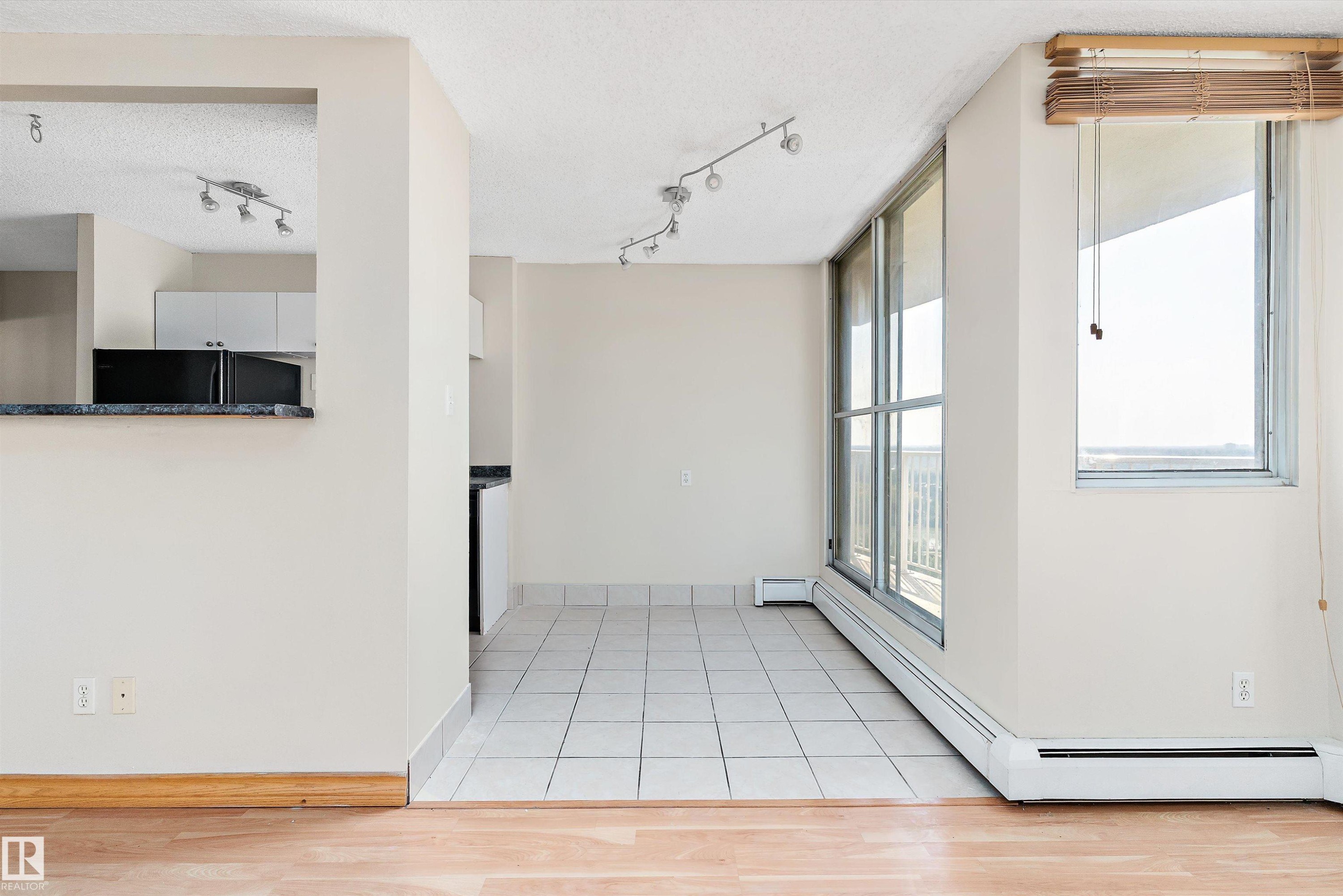1401 12141 Jasper Avenue, Edmonton, AB - Indoor