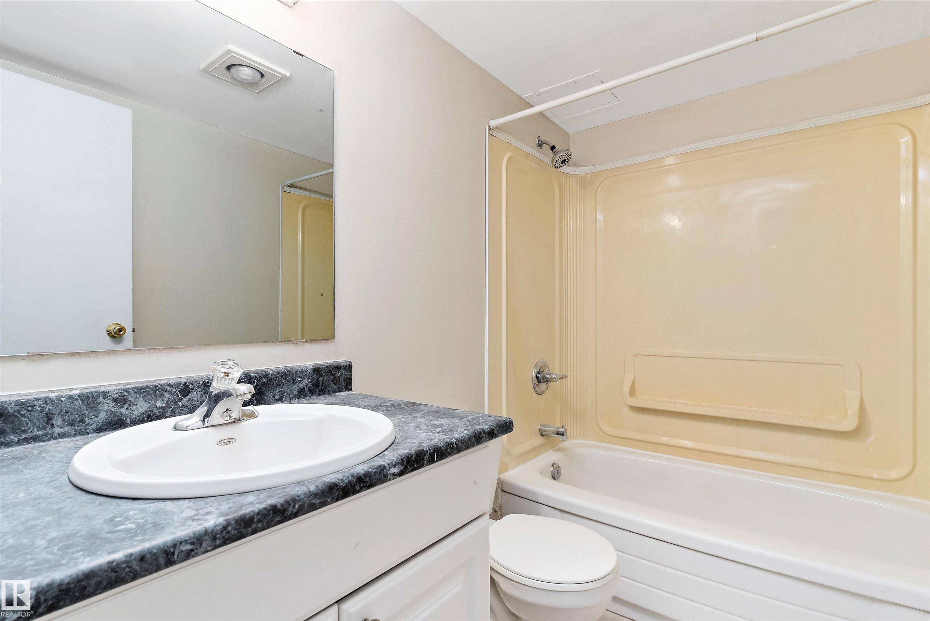 1401 12141 Jasper Avenue, Edmonton, AB - Indoor Photo Showing Bathroom