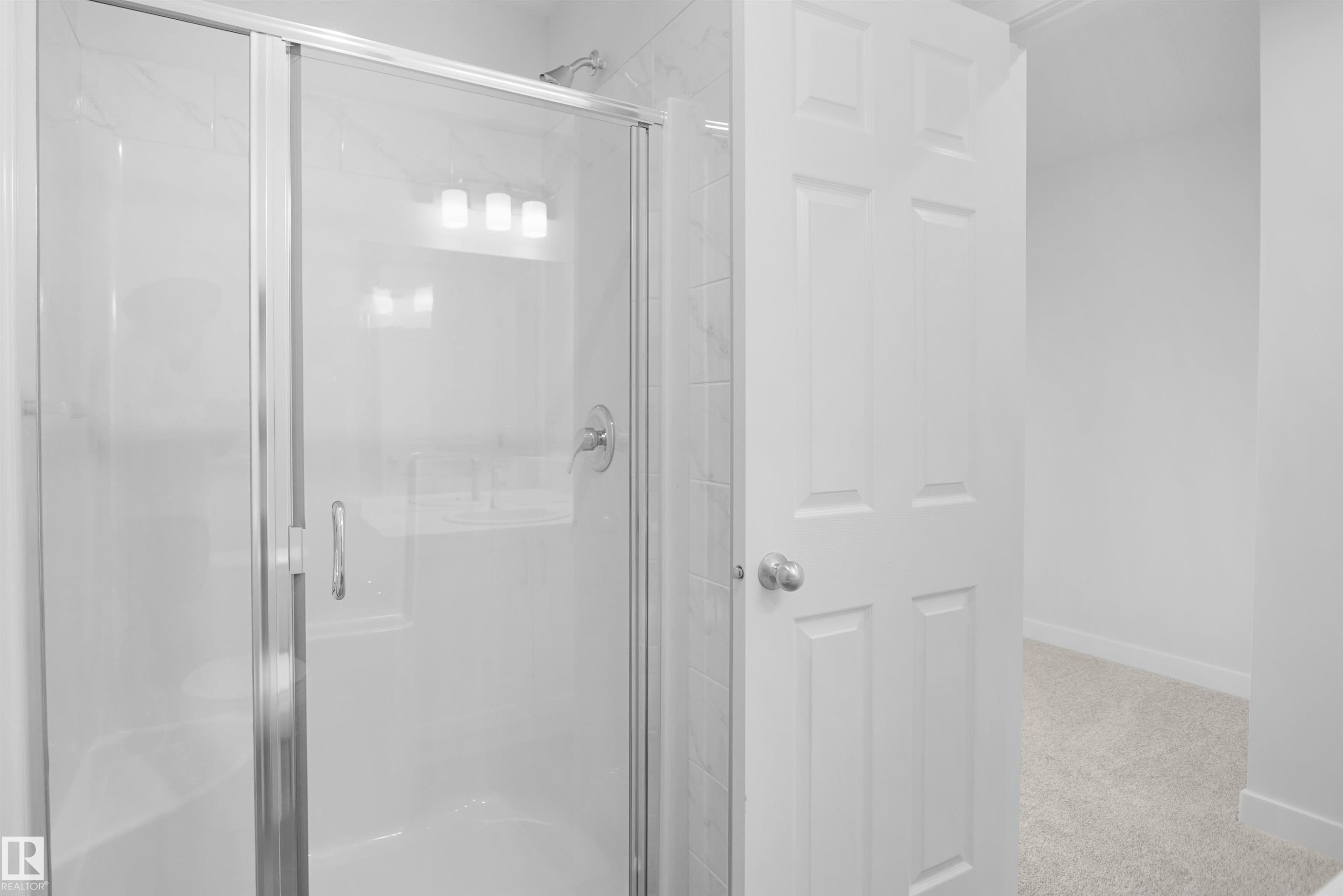 5145 River'S Edge Way Nw, Edmonton, AB - Indoor Photo Showing Bathroom