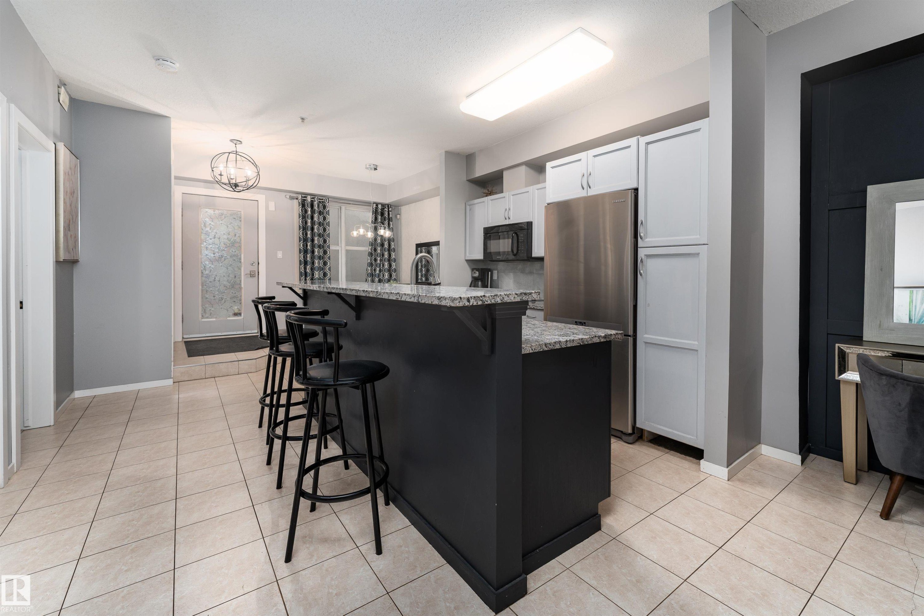 108 8619 111 Street, Edmonton, AB - Indoor Photo Showing Kitchen