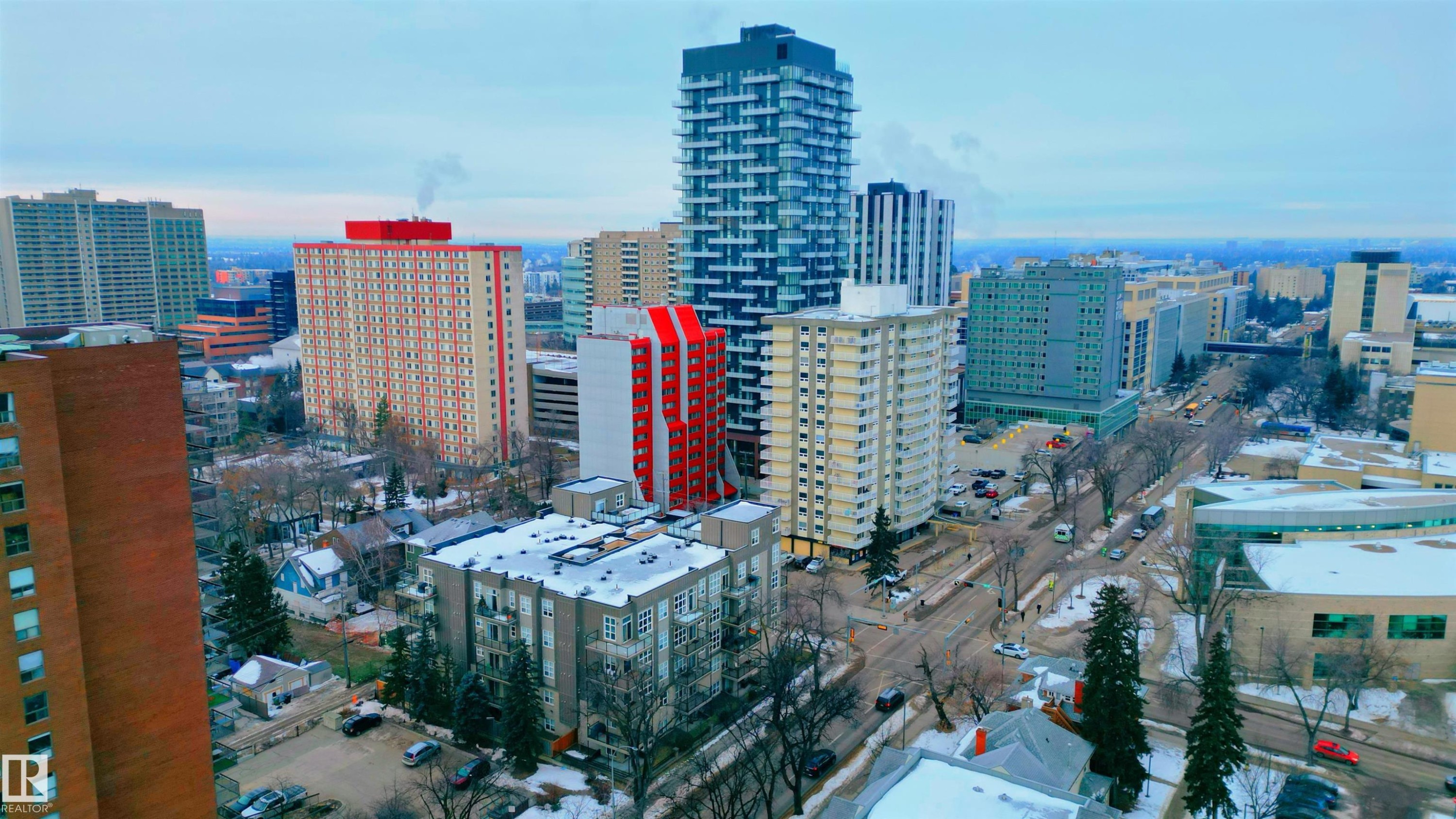108 8619 111 Street, Edmonton, AB - Outdoor