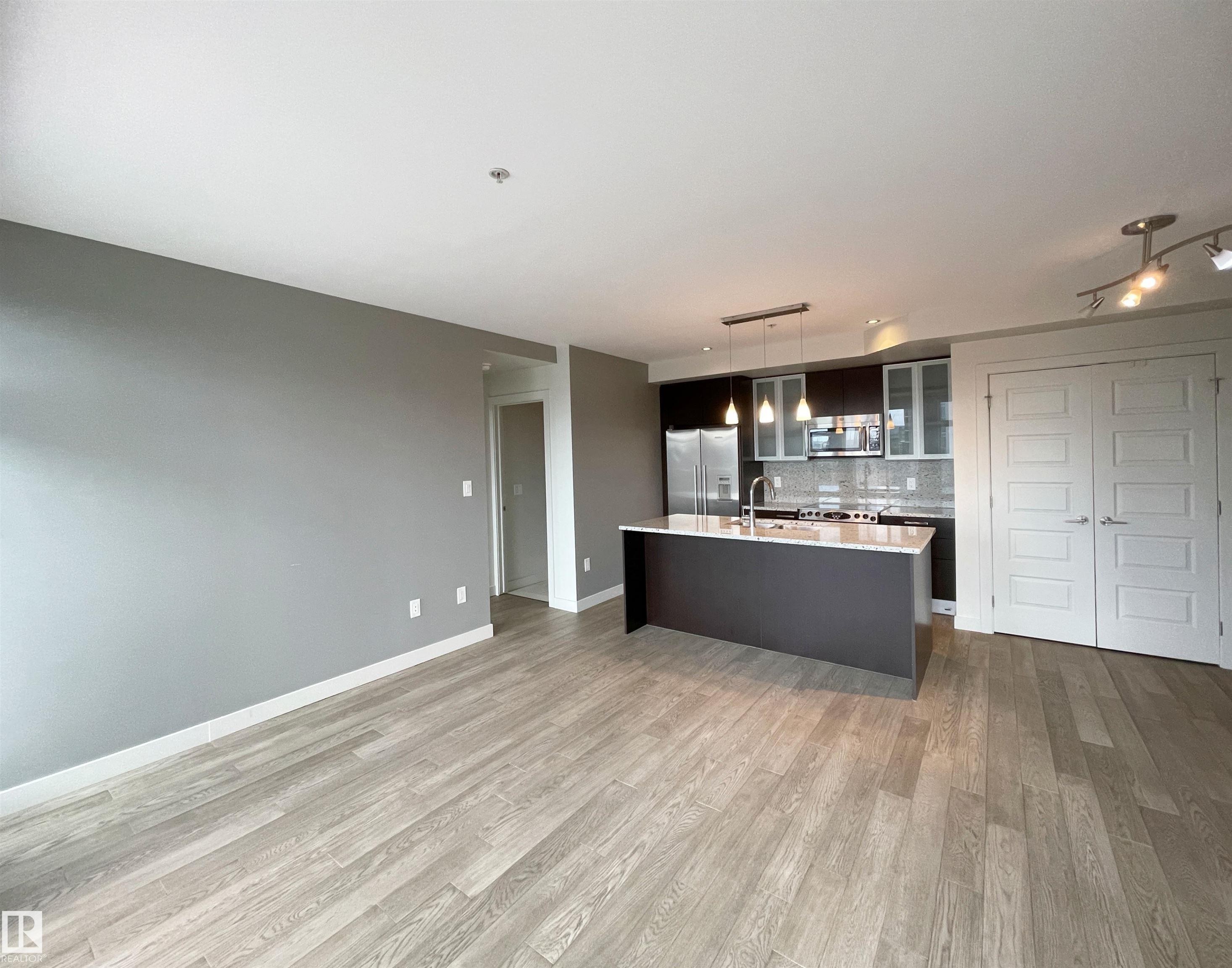 #501 10388 105 St Nw, Edmonton, AB - Indoor