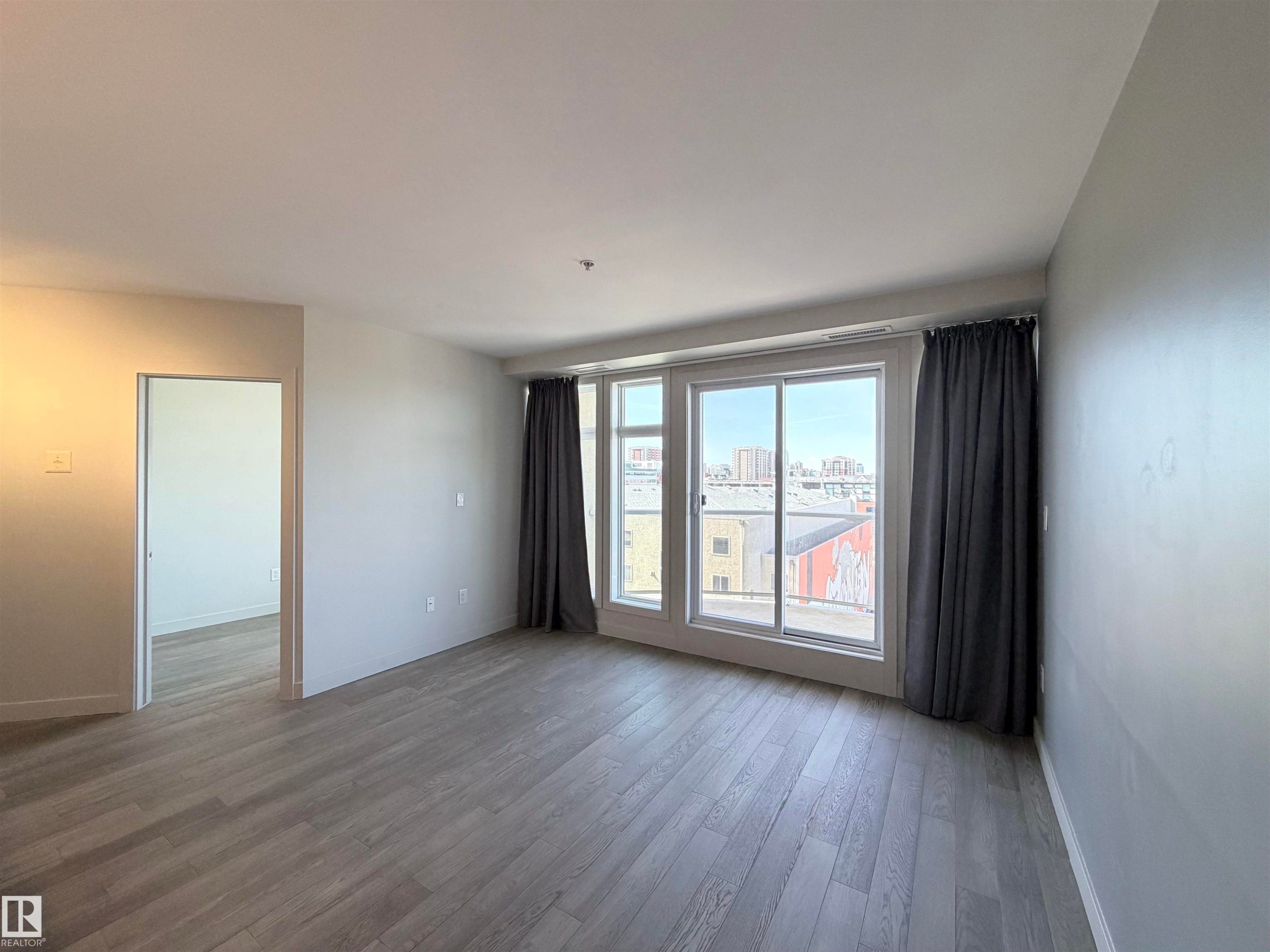 #501 10388 105 St Nw, Edmonton, AB - Indoor Photo Showing Other Room