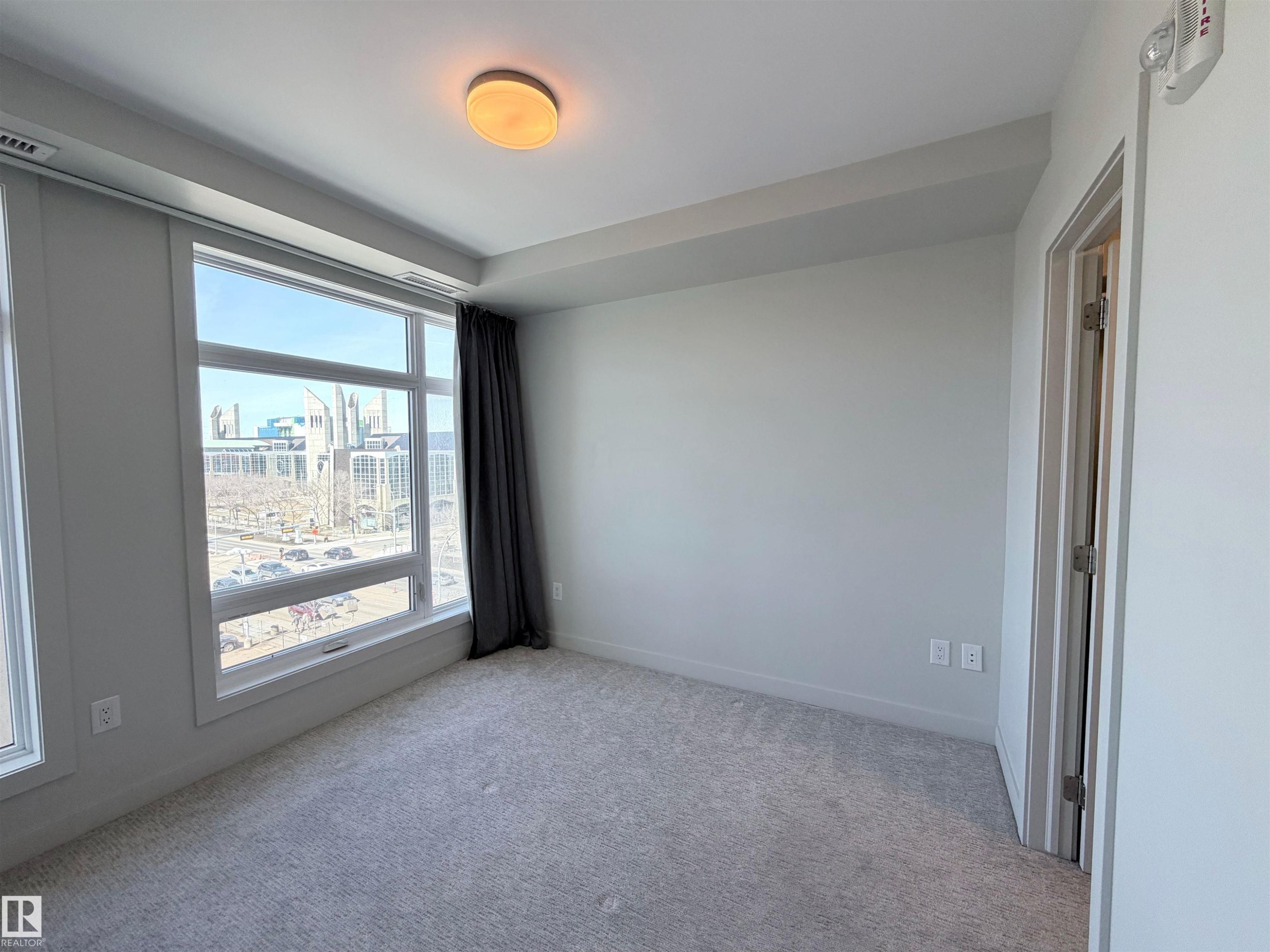 #501 10388 105 St Nw, Edmonton, AB - Indoor Photo Showing Other Room