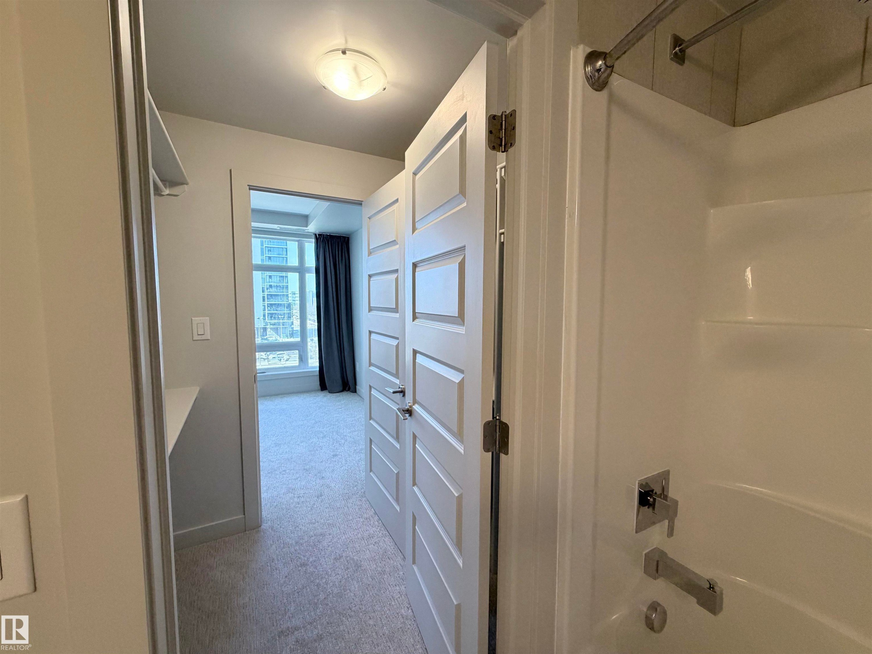 #501 10388 105 St Nw, Edmonton, AB - Indoor Photo Showing Bathroom