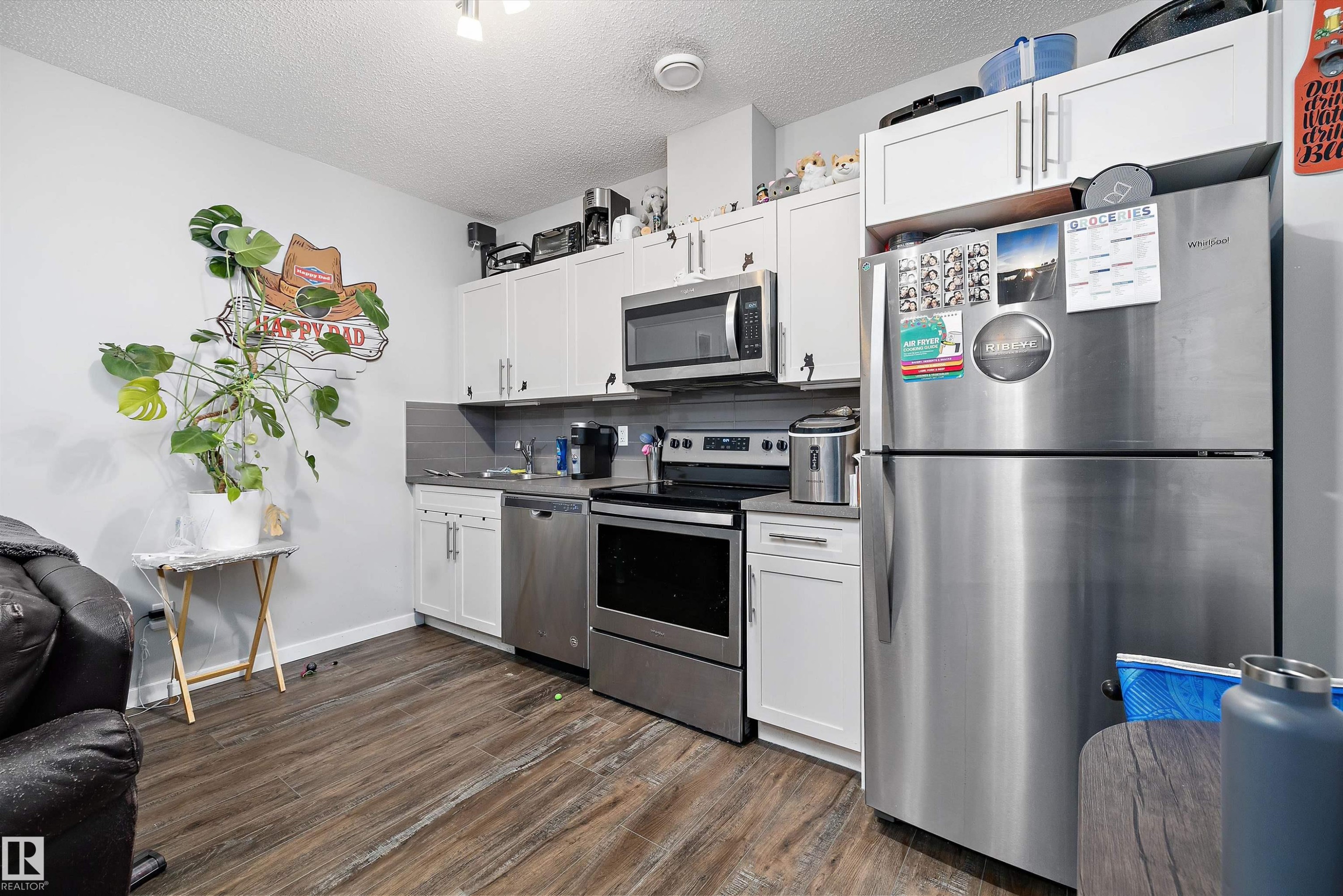 7 Stout Place, Leduc, AB - Indoor Photo Showing Kitchen