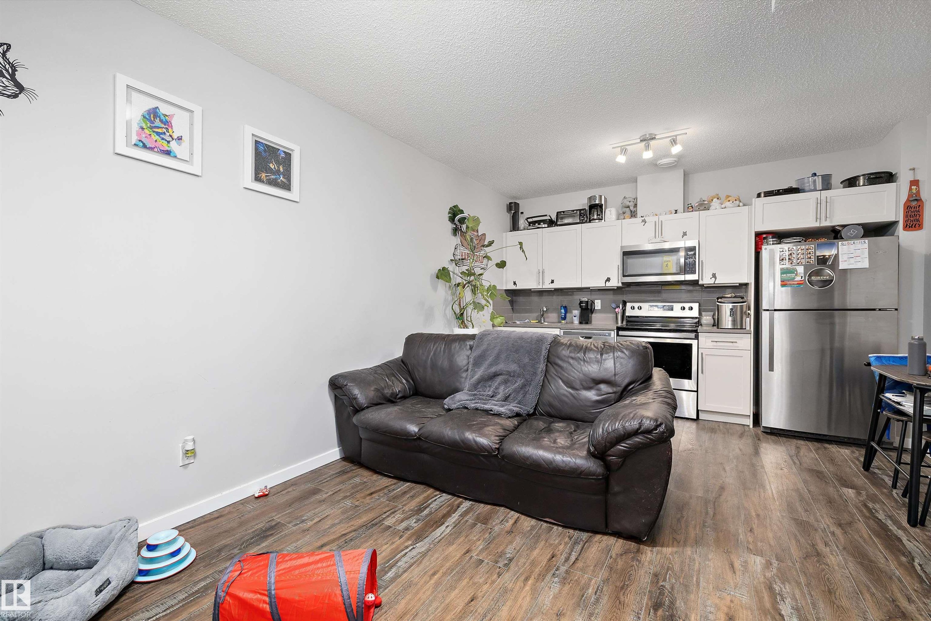 7 Stout Place, Leduc, AB - Indoor