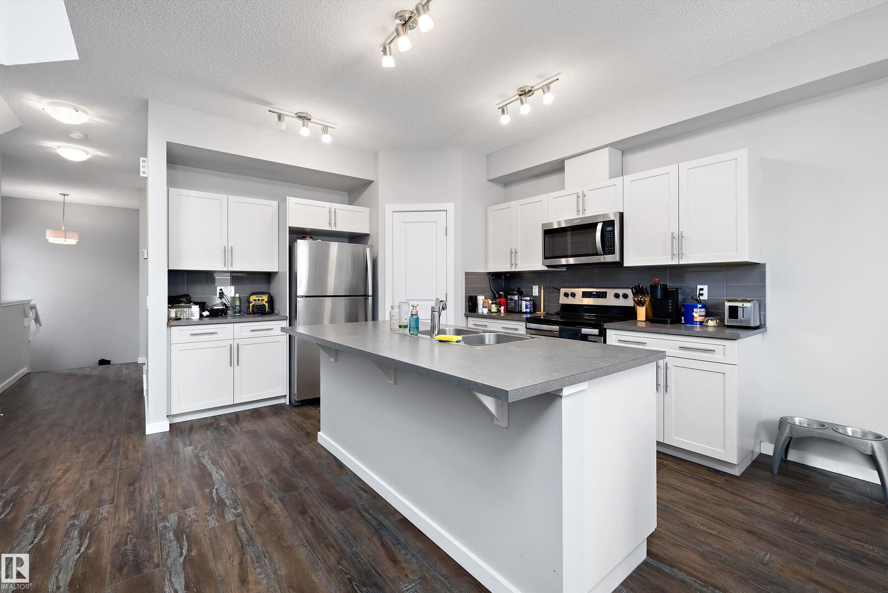 7 Stout Place, Leduc, AB - Indoor Photo Showing Kitchen With Double Sink