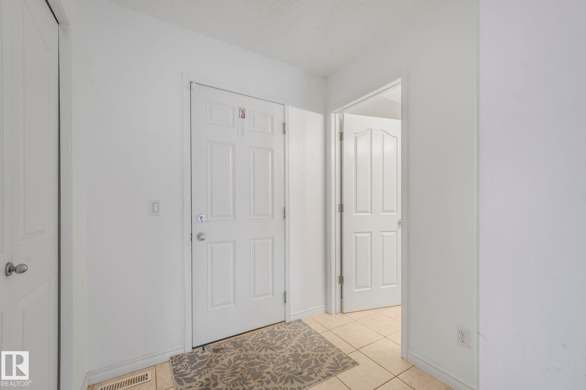 12 Rue Bouchard, Beaumont, AB - Indoor Photo Showing Other Room