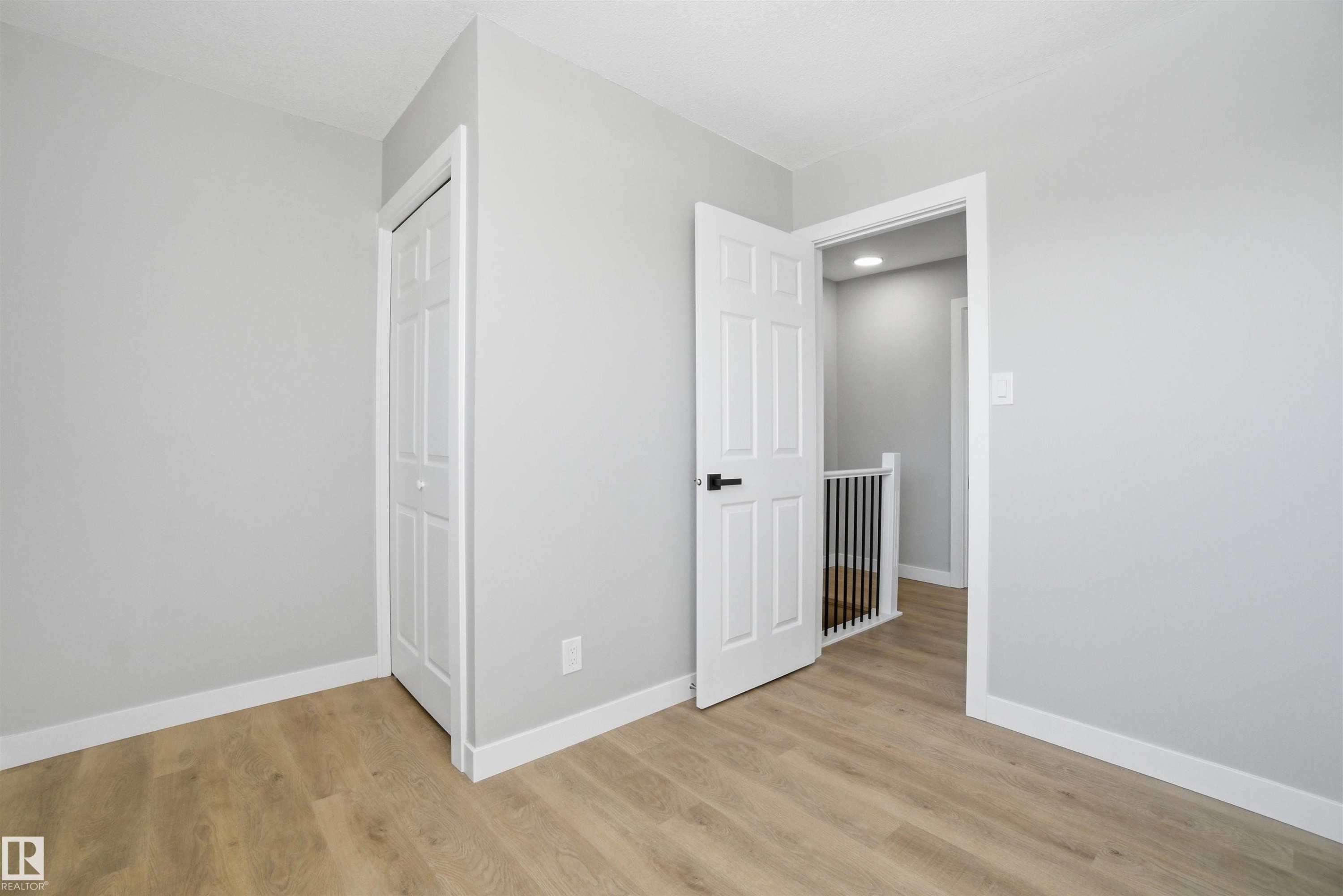 225 Harrison Drive, Edmonton, AB - Indoor Photo Showing Other Room