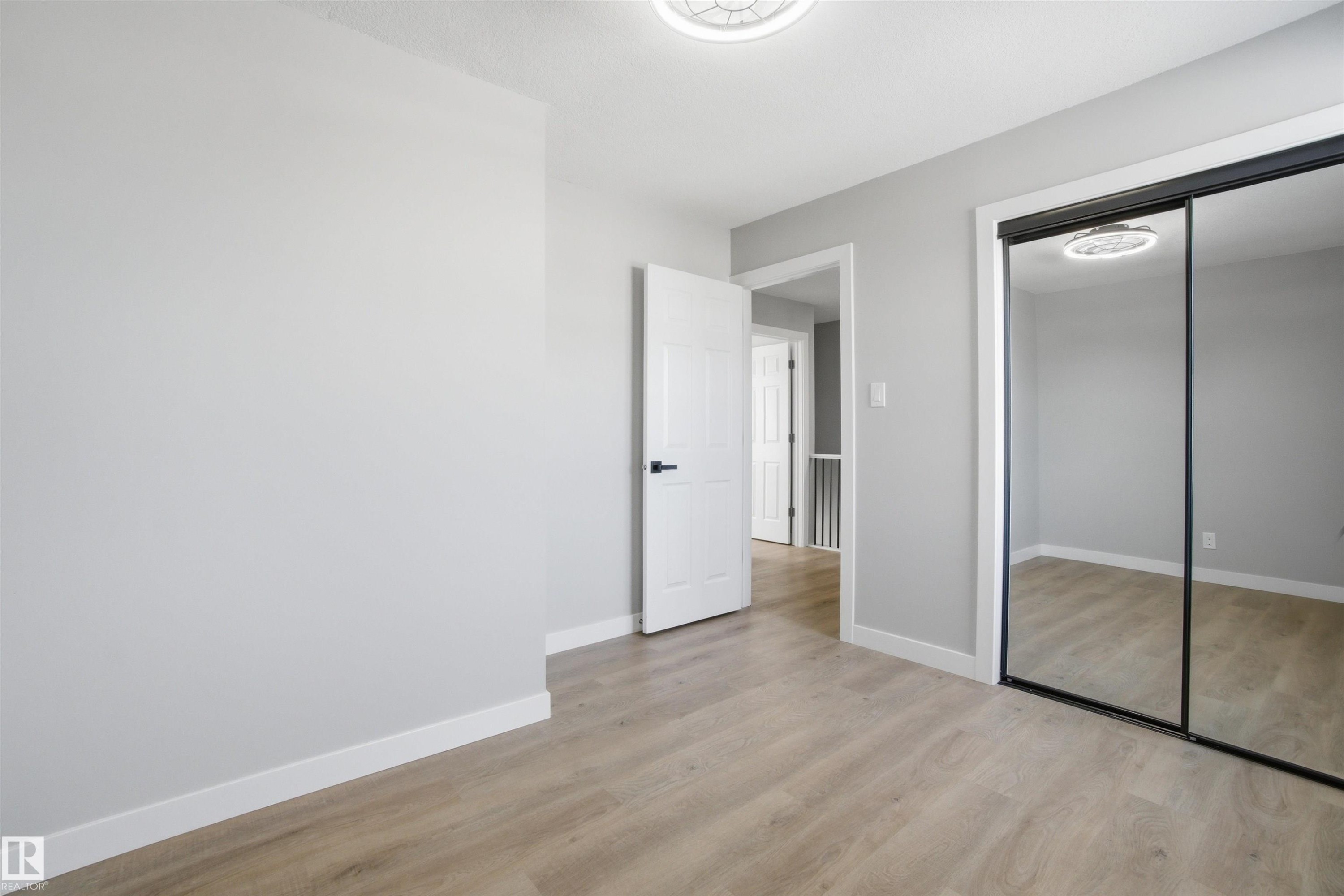 225 Harrison Drive, Edmonton, AB - Indoor Photo Showing Other Room