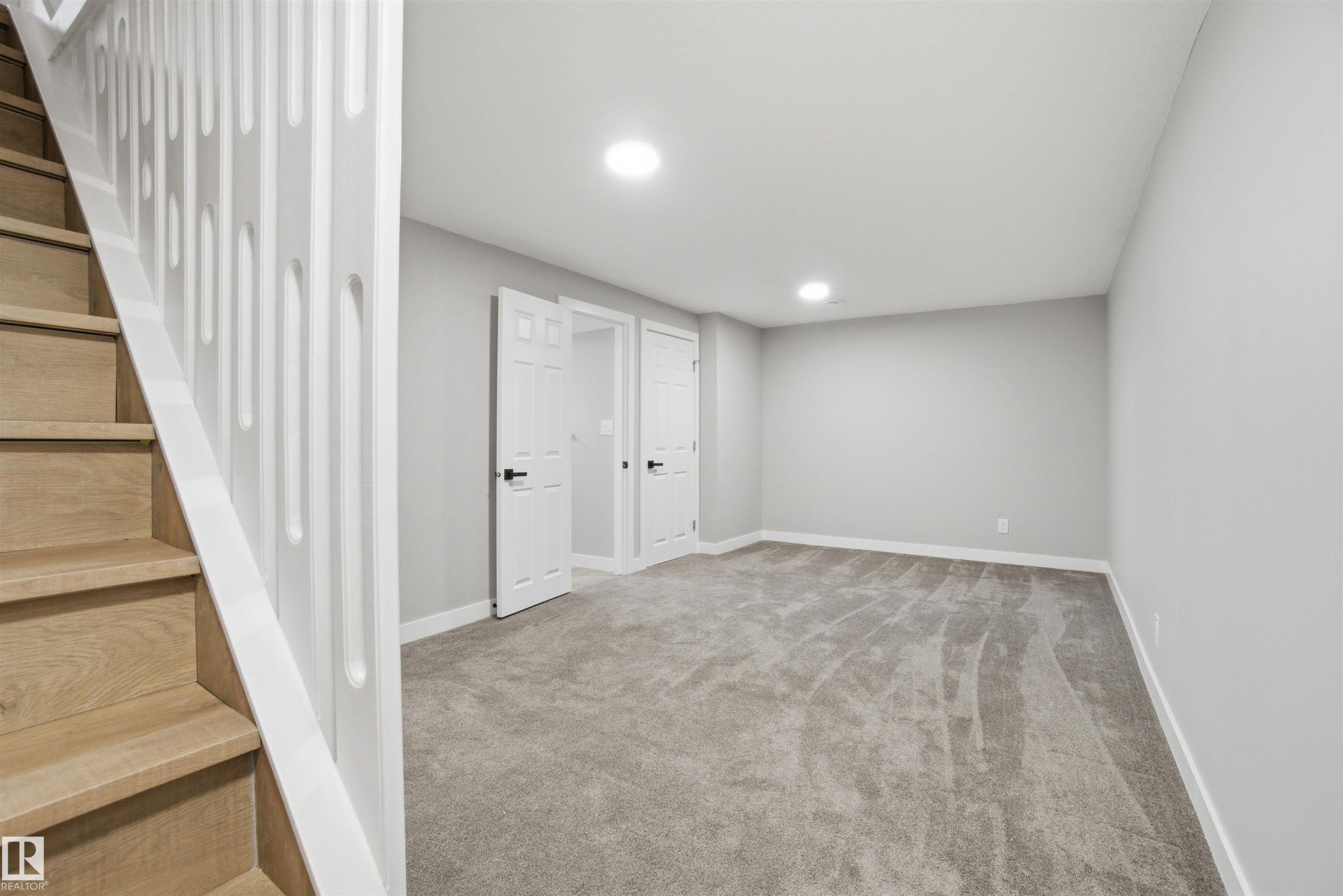 225 Harrison Drive, Edmonton, AB - Indoor Photo Showing Other Room