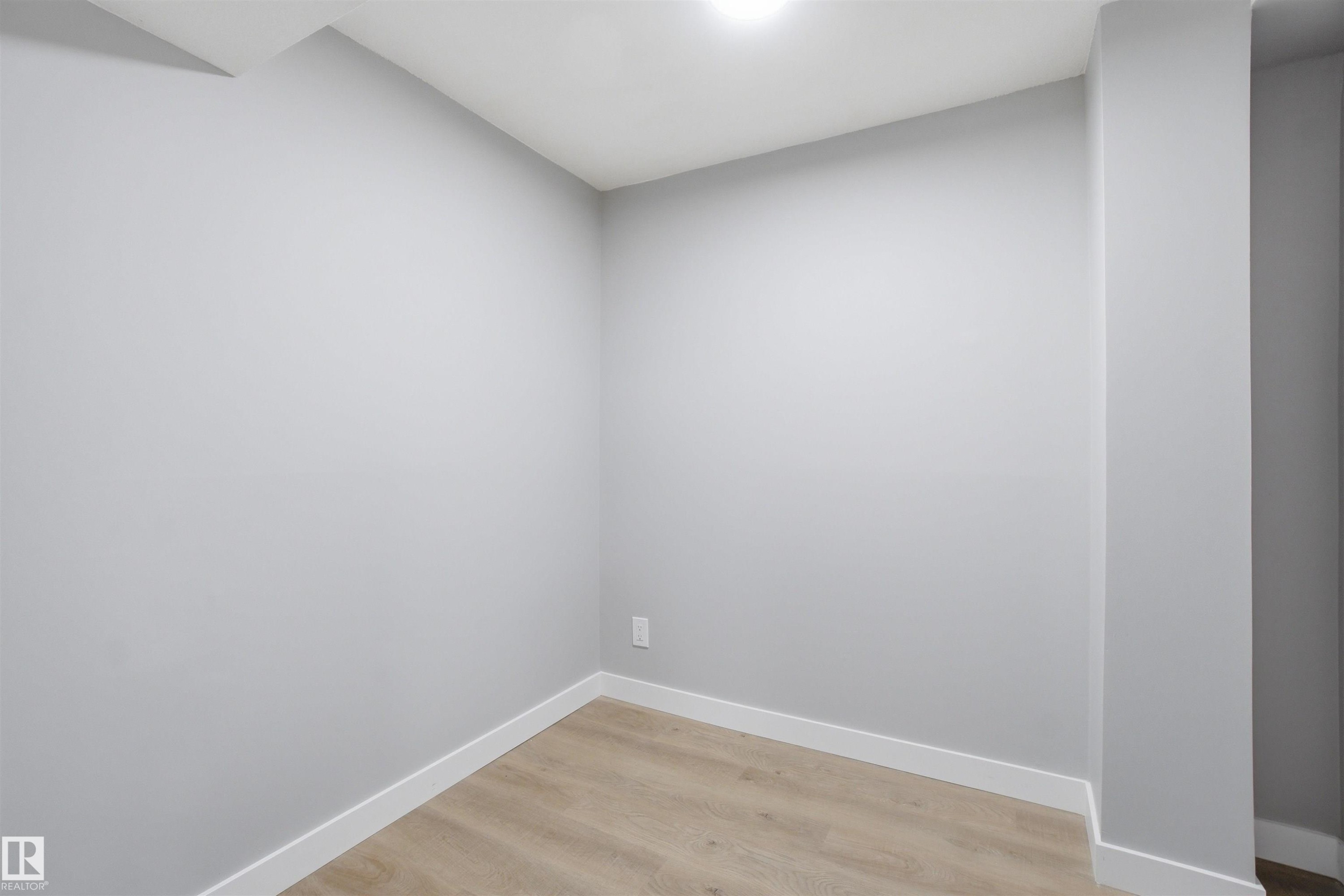 225 Harrison Drive, Edmonton, AB - Indoor Photo Showing Other Room