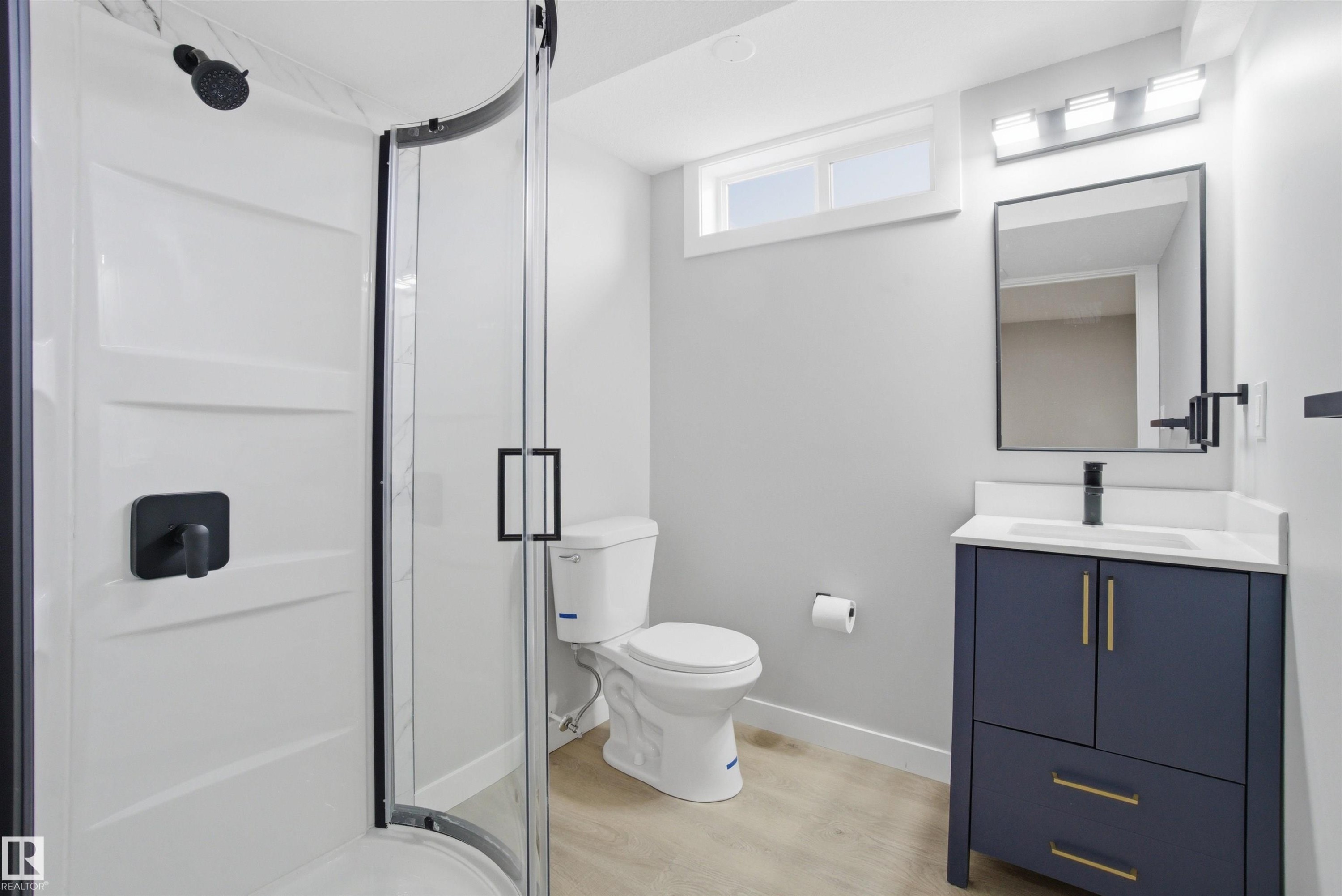 225 Harrison Drive, Edmonton, AB - Indoor Photo Showing Bathroom
