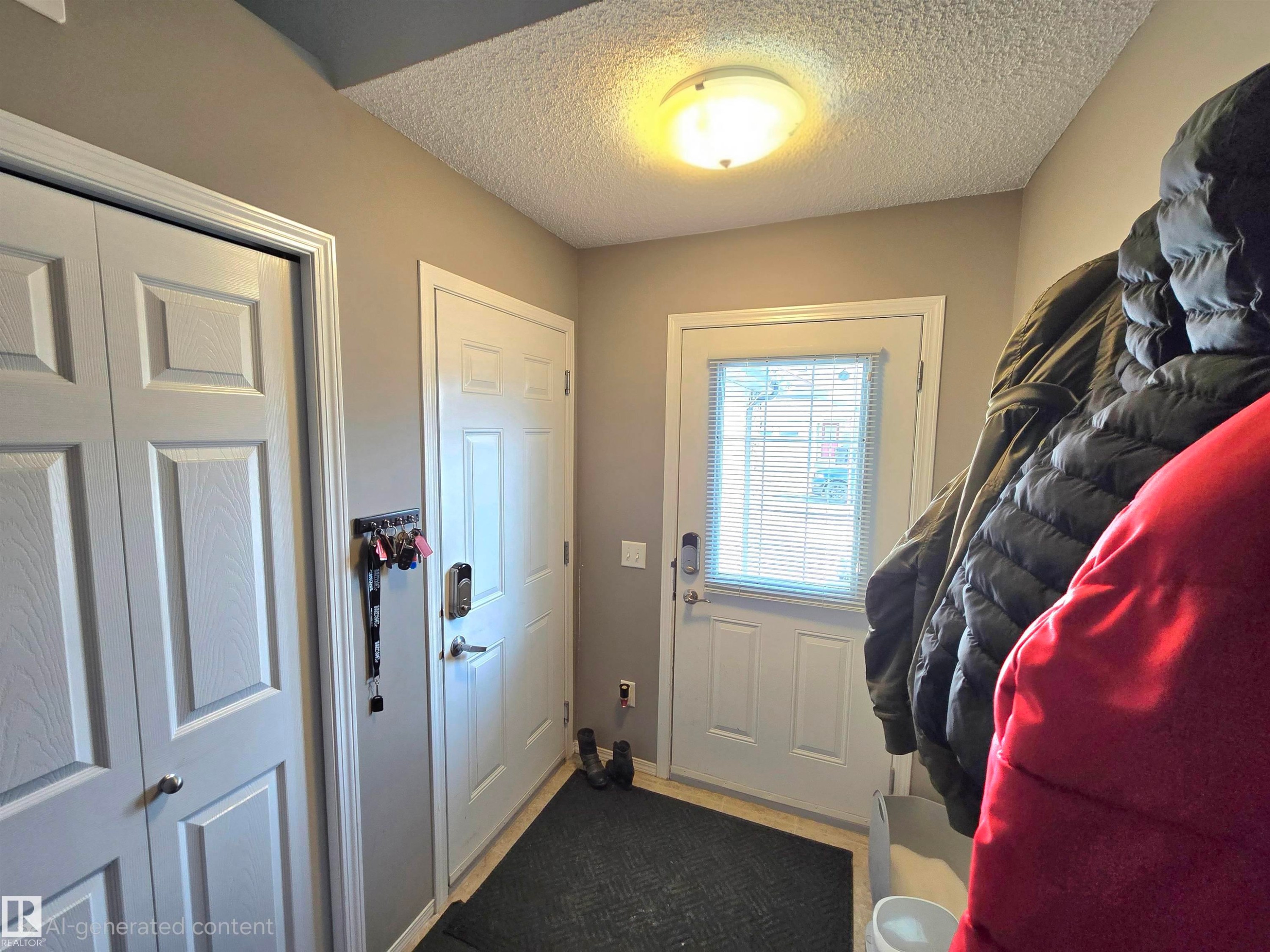 24 6520 2 Avenue Sw, Edmonton, AB - Indoor Photo Showing Other Room