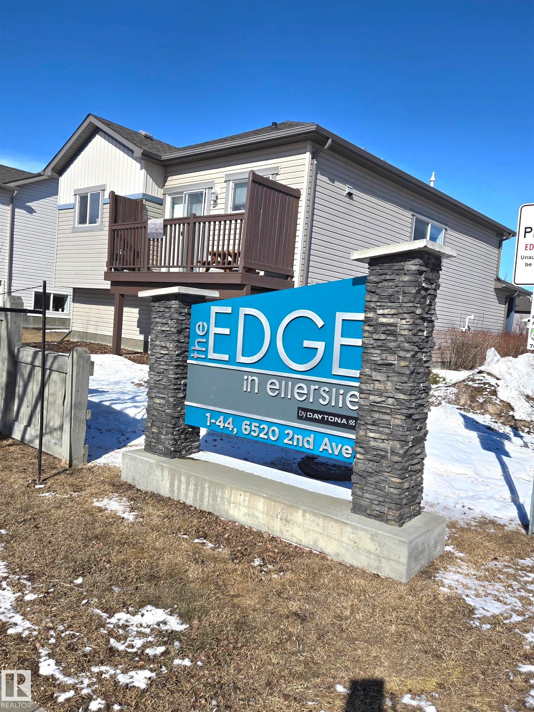 24 6520 2 Avenue Sw, Edmonton, AB - Outdoor