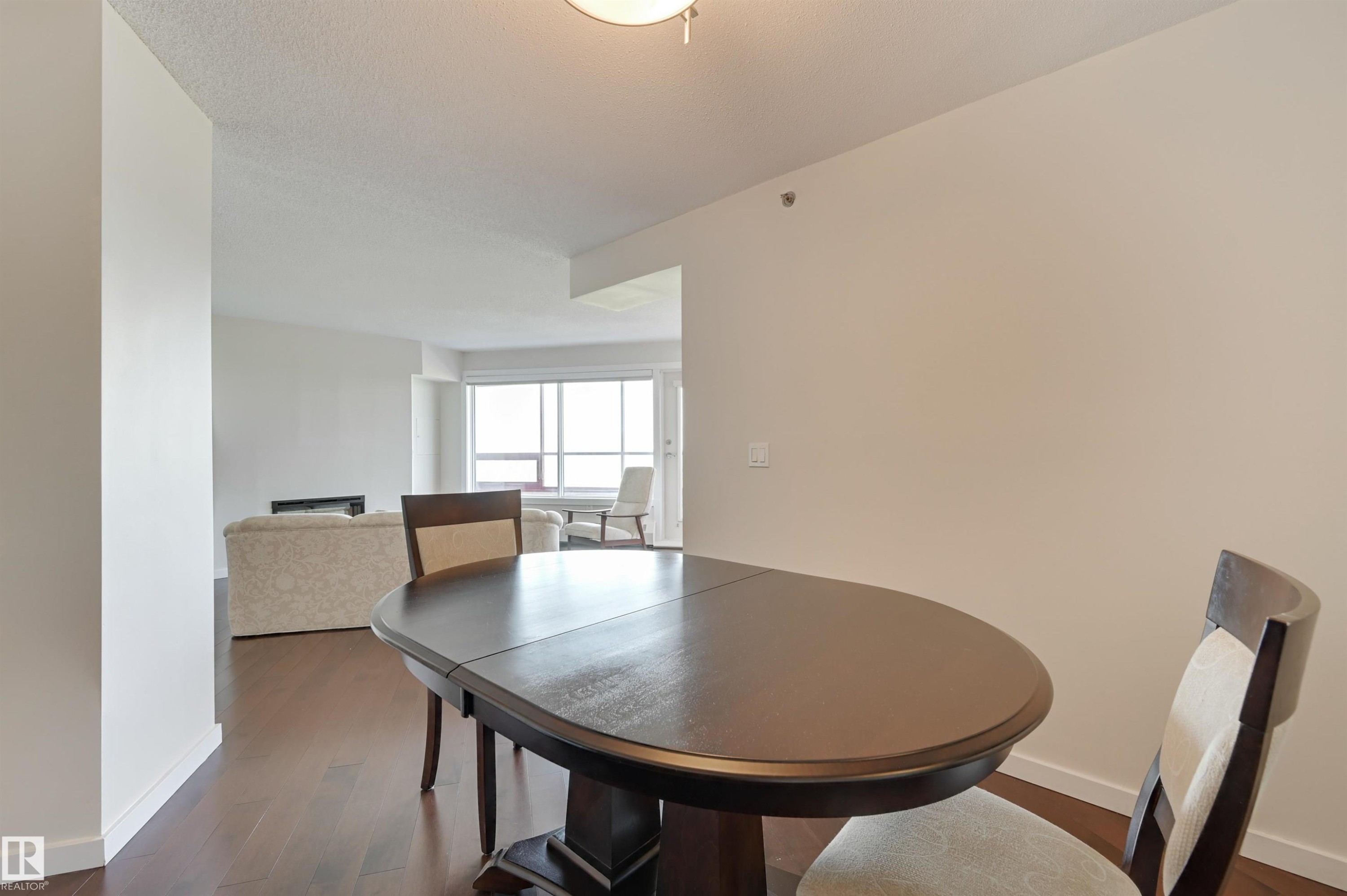 1003 12319 Jasper Avenue, Edmonton, AB - Indoor Photo Showing Dining Room