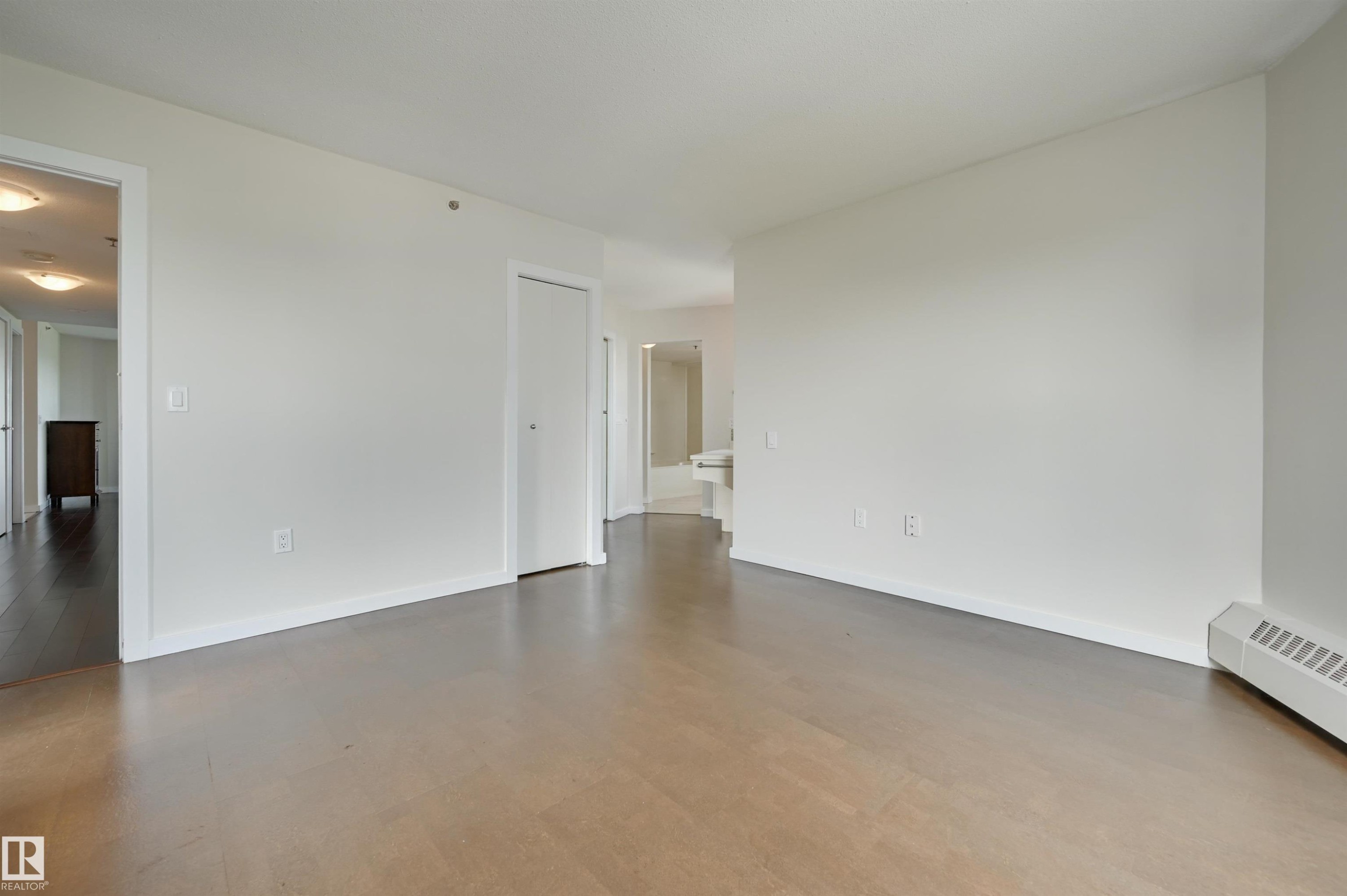 1003 12319 Jasper Avenue, Edmonton, AB - Indoor Photo Showing Other Room