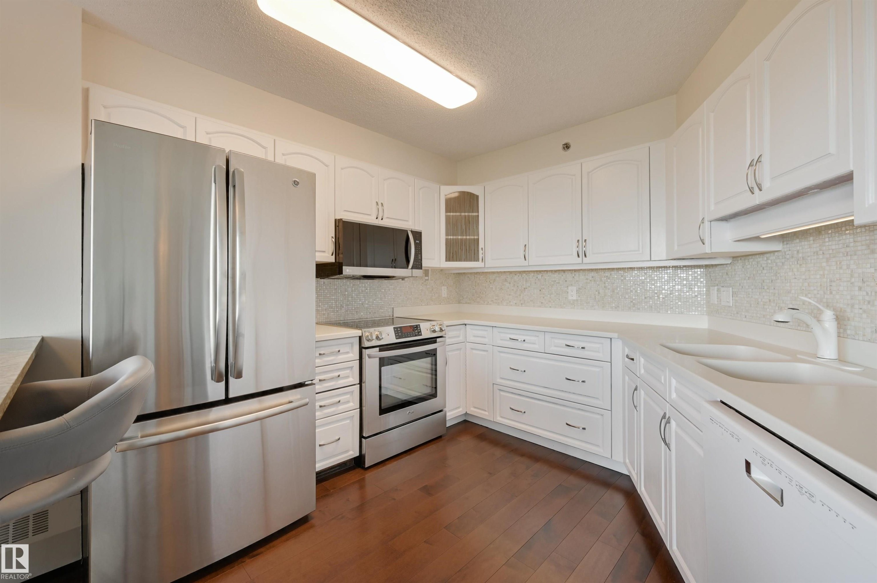 1003 12319 Jasper Avenue, Edmonton, AB - Indoor Photo Showing Kitchen