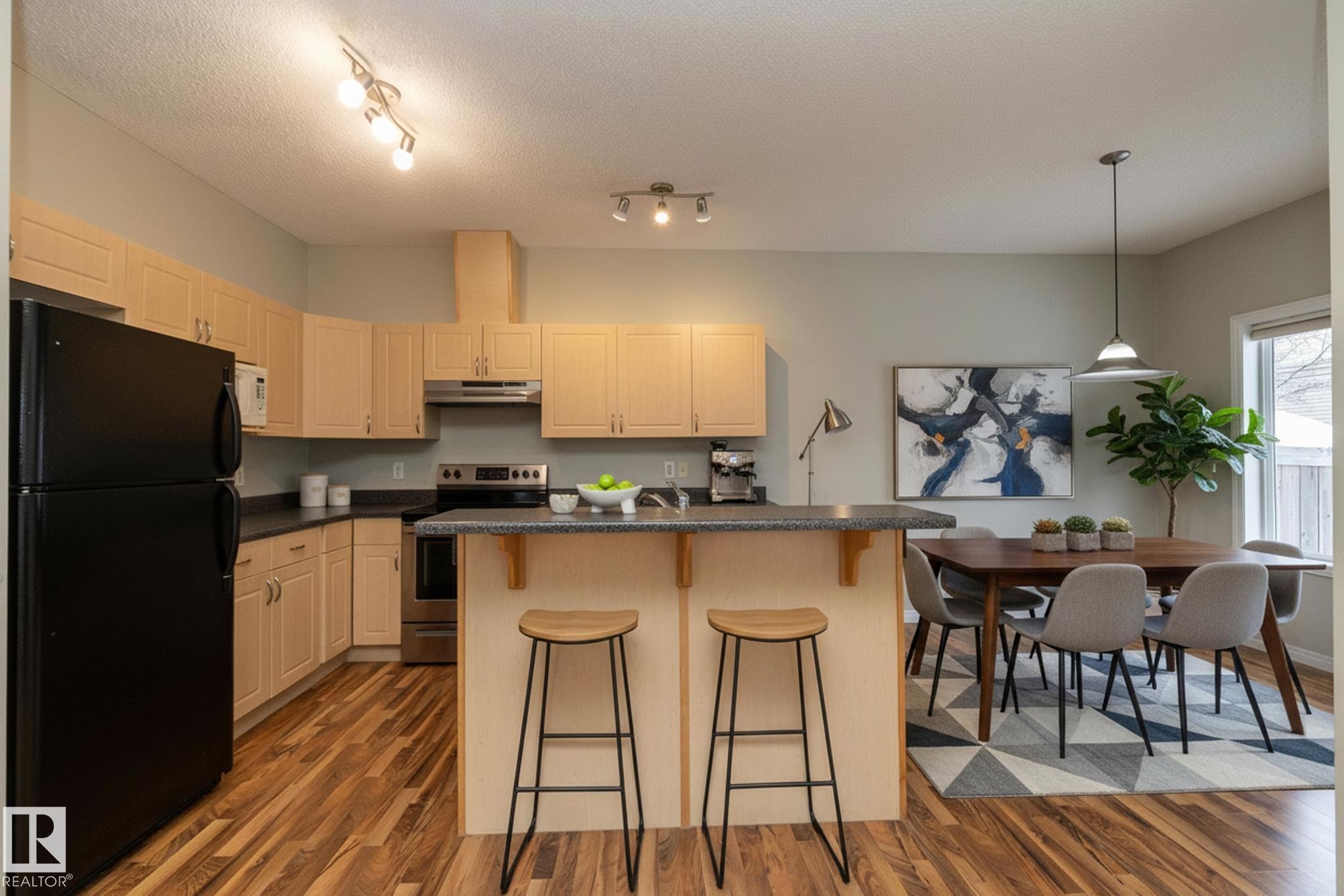 1897 Rutherford Road, Edmonton, AB - Indoor Photo Showing Kitchen