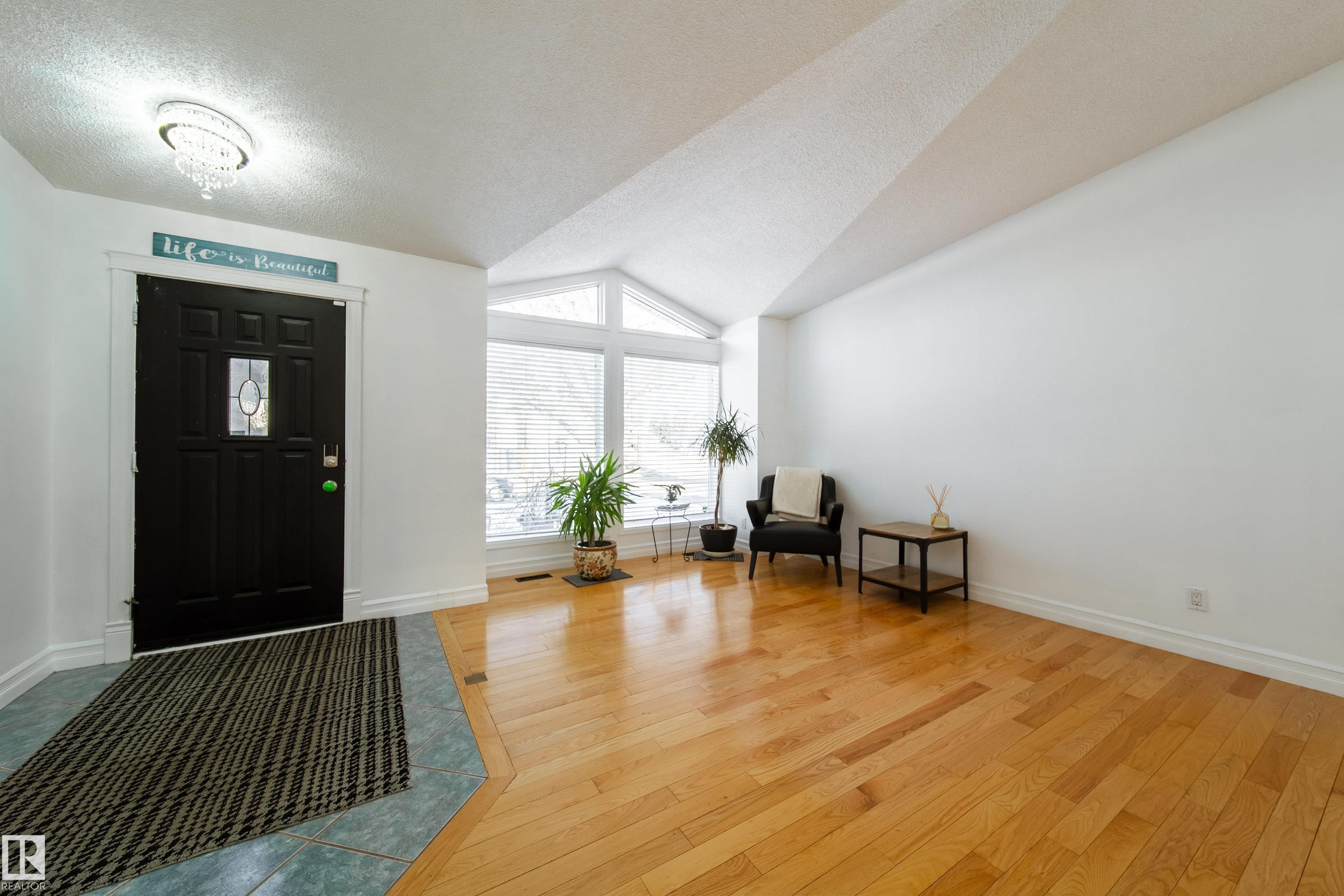 18007 57 Avenue, Edmonton, AB - Indoor Photo Showing Other Room