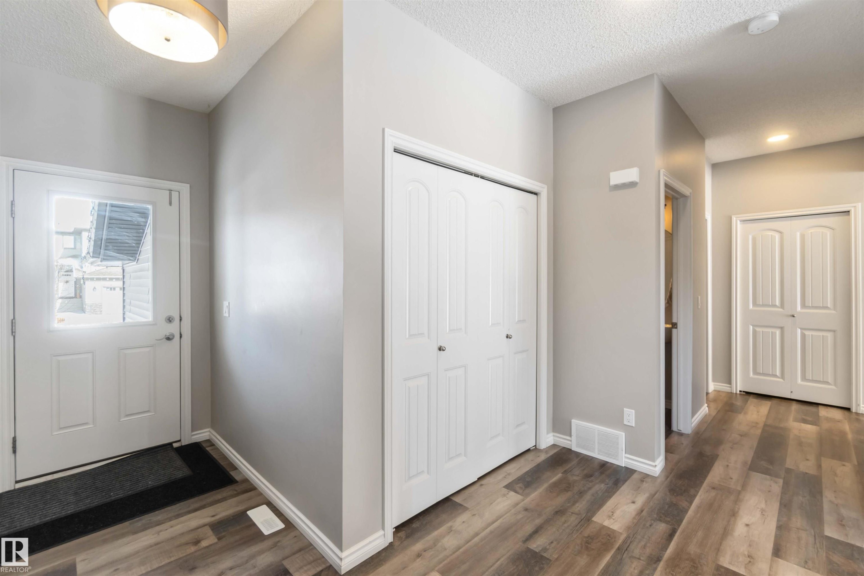 435 41 Avenue, Edmonton, AB - Indoor Photo Showing Other Room