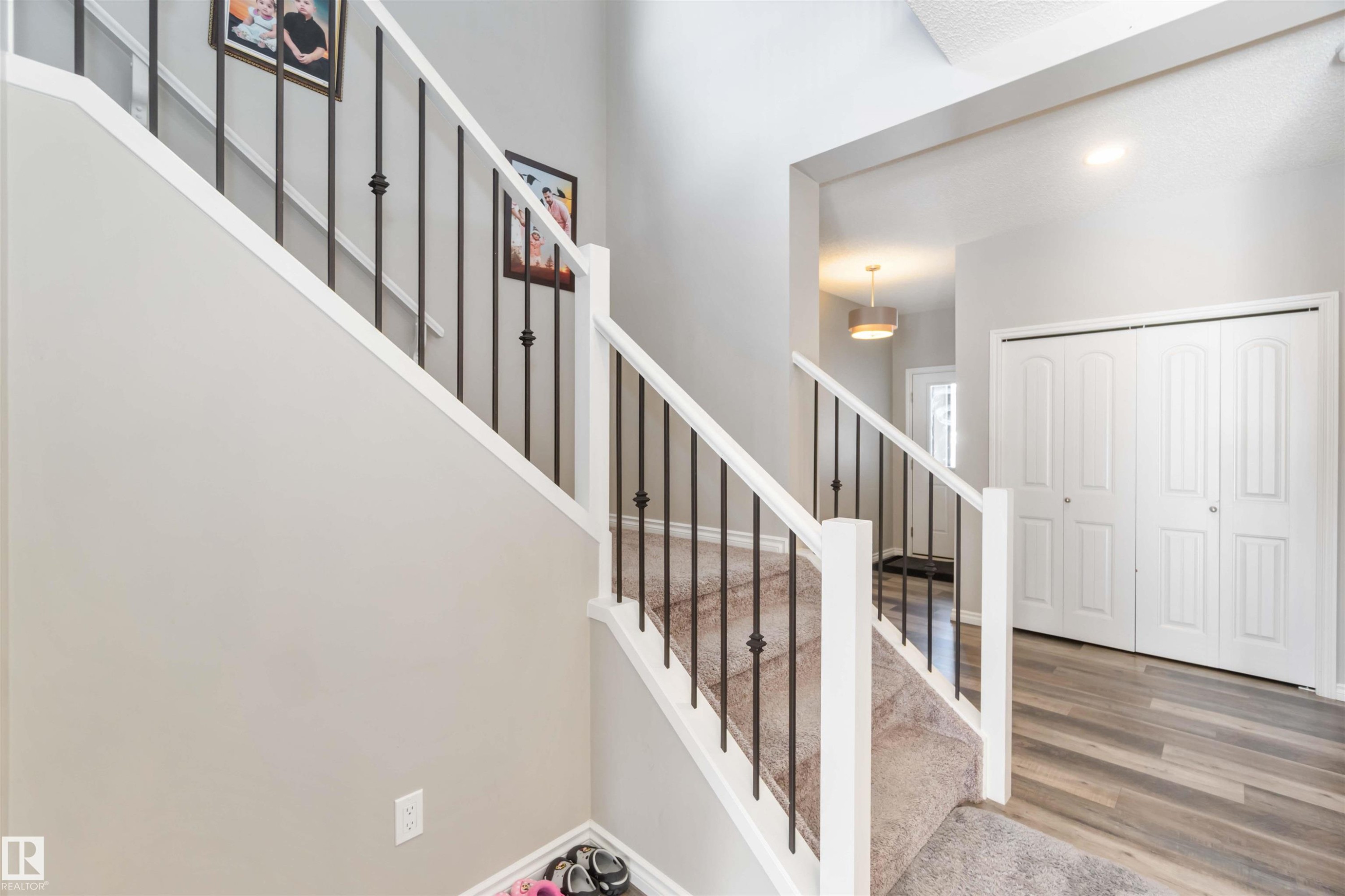 435 41 Avenue, Edmonton, AB - Indoor Photo Showing Other Room