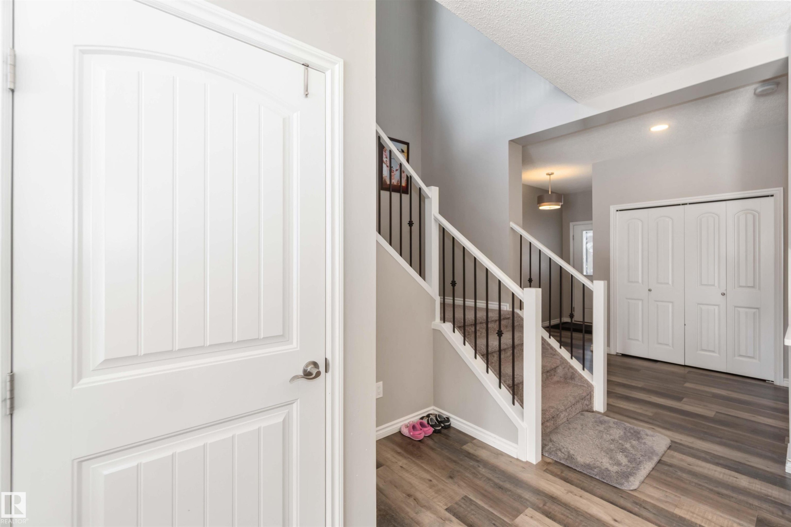 435 41 Avenue, Edmonton, AB - Indoor Photo Showing Other Room
