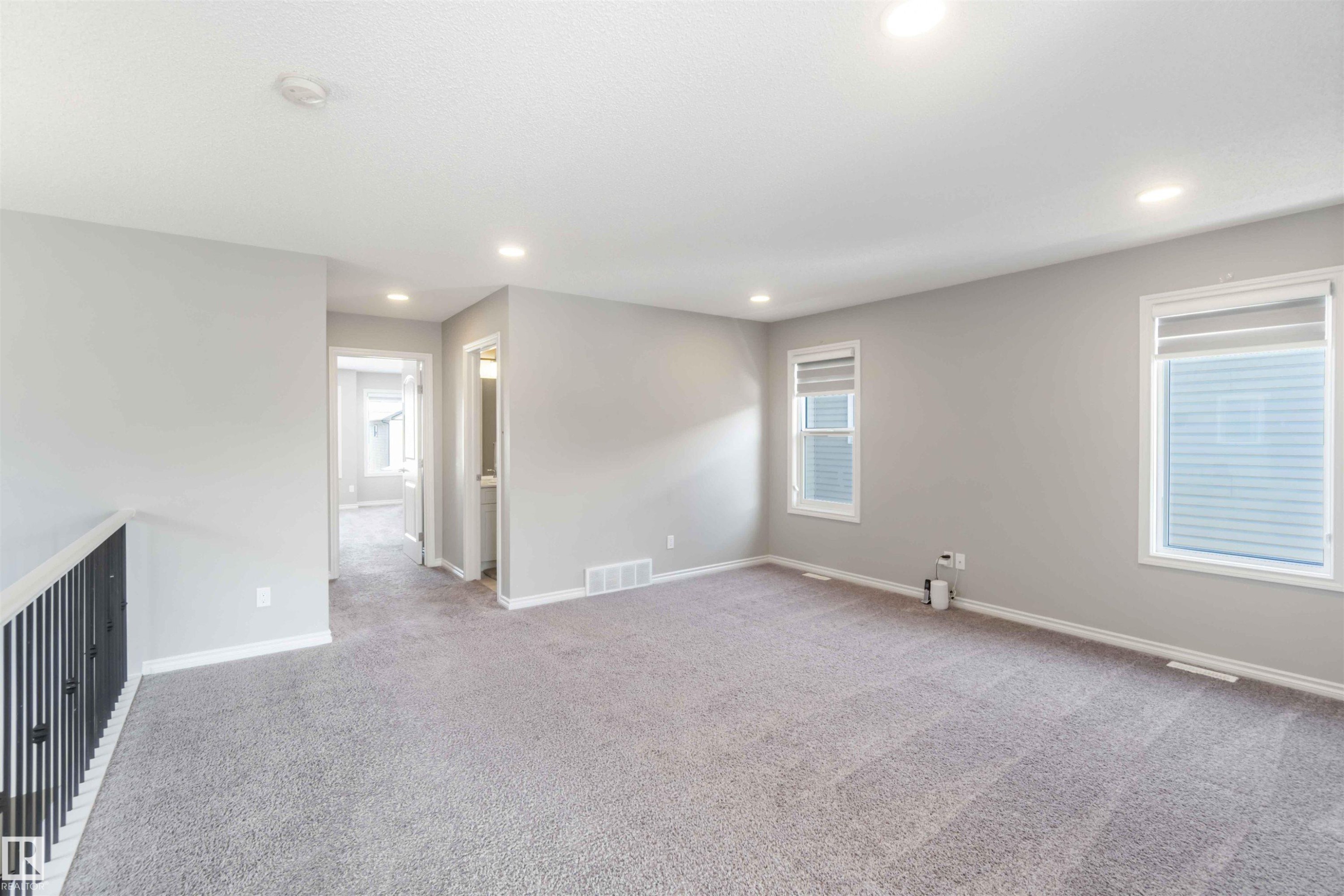 435 41 Avenue, Edmonton, AB - Indoor Photo Showing Other Room