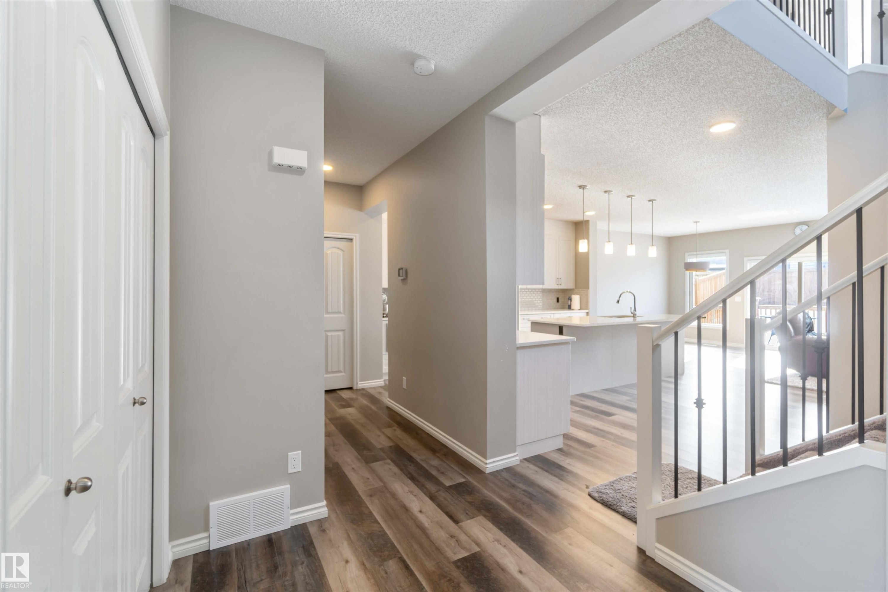 435 41 Avenue, Edmonton, AB - Indoor Photo Showing Other Room