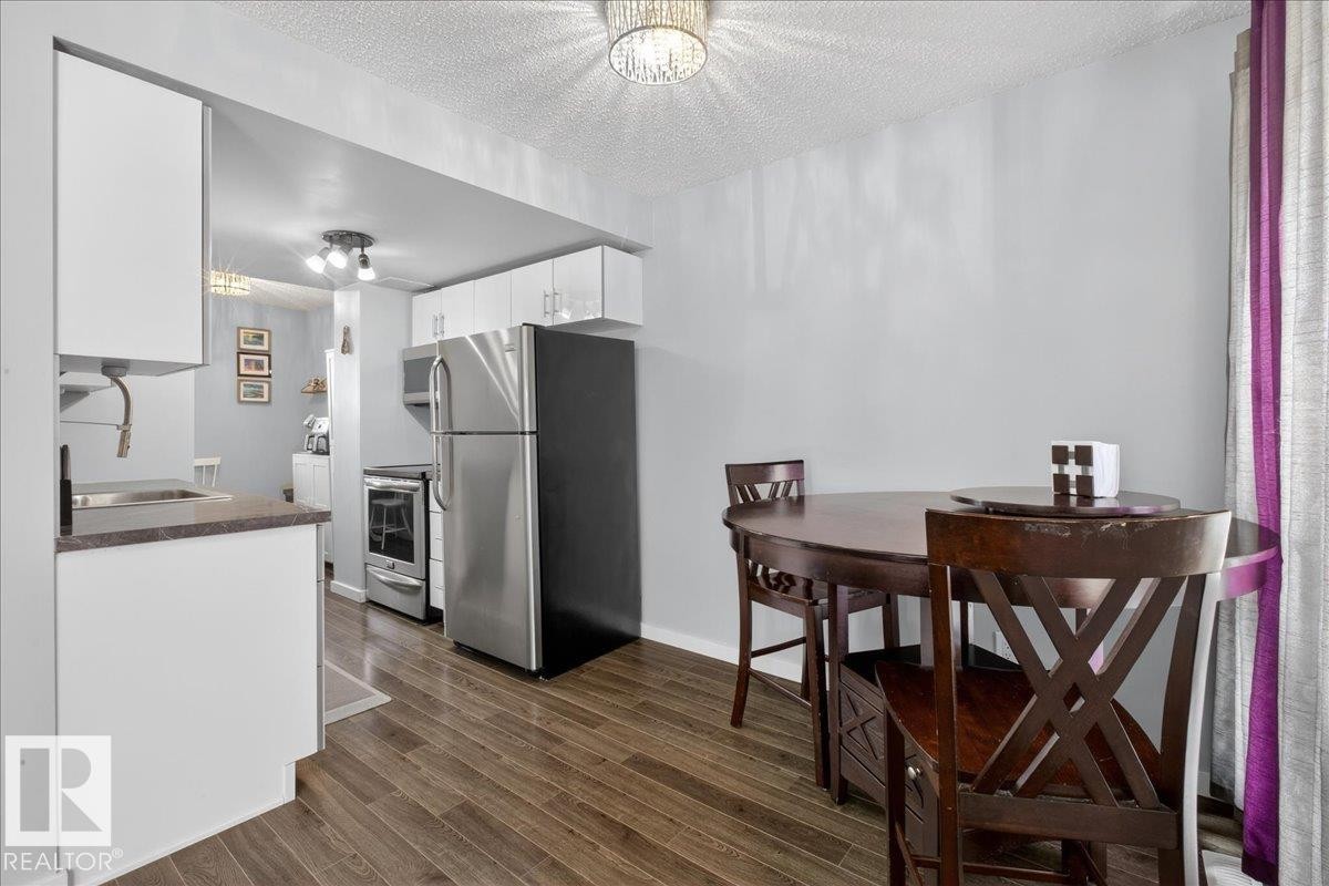 474 Abbottsfield Road, Edmonton, AB - Indoor