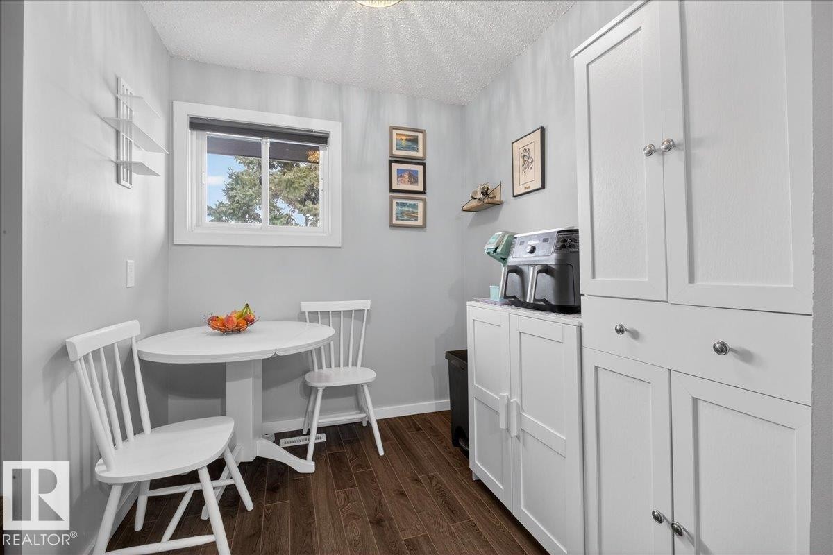 474 Abbottsfield Road, Edmonton, AB - Indoor Photo Showing Dining Room