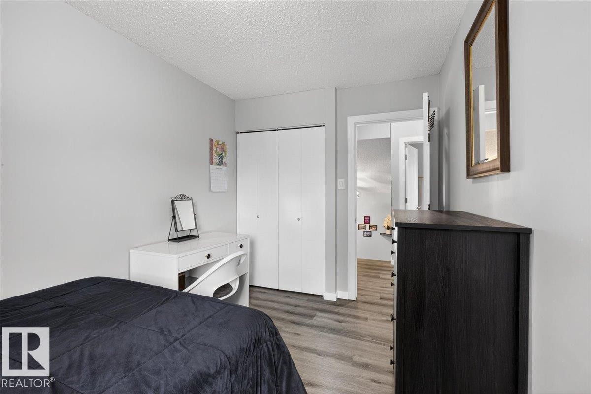 474 Abbottsfield Road, Edmonton, AB - Indoor Photo Showing Bedroom