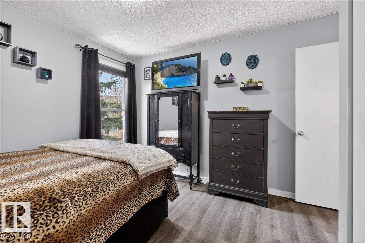 474 Abbottsfield Road, Edmonton, AB - Indoor Photo Showing Bedroom