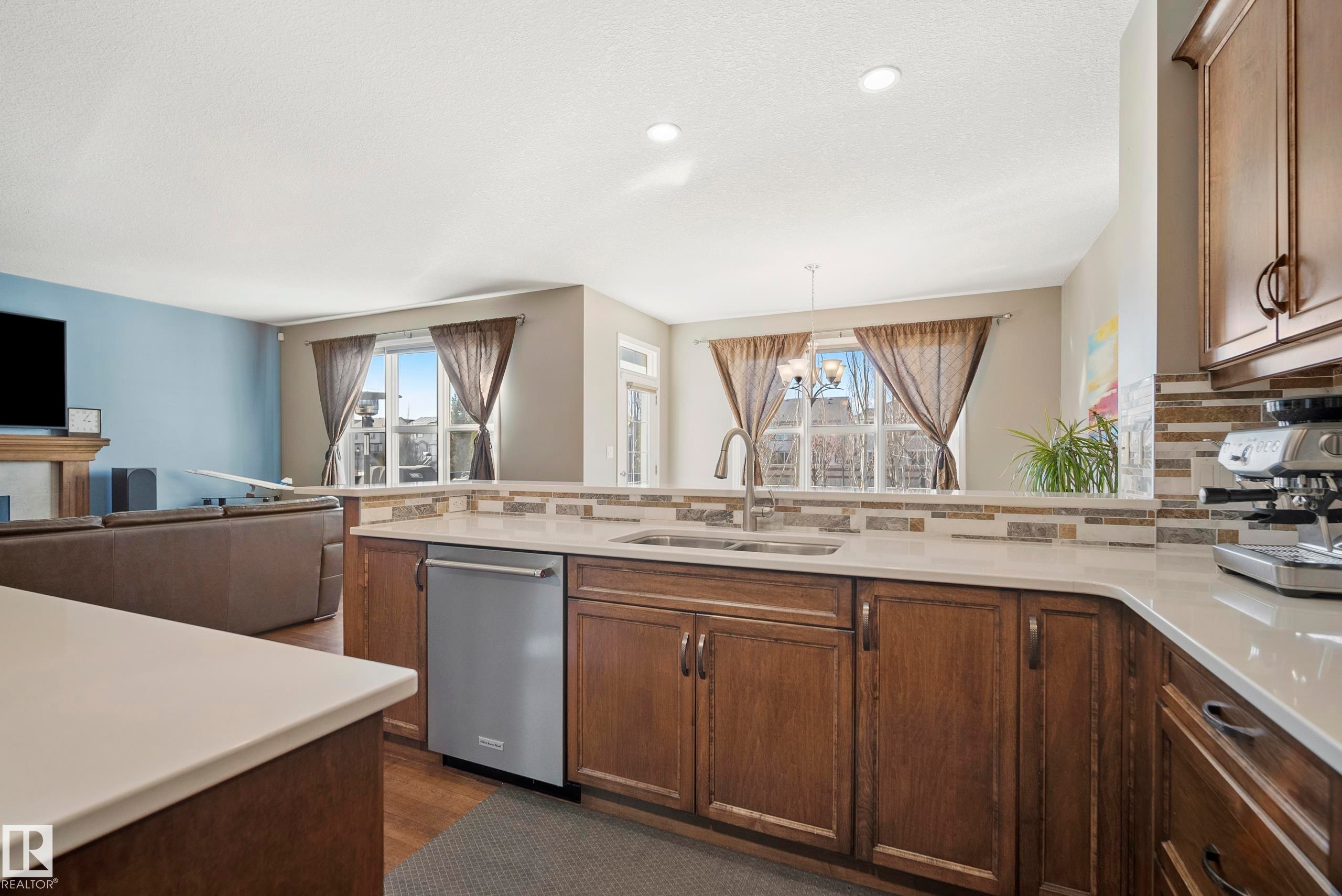 3689 Atkinson Loop, Edmonton, AB - Indoor Photo Showing Kitchen With Double Sink