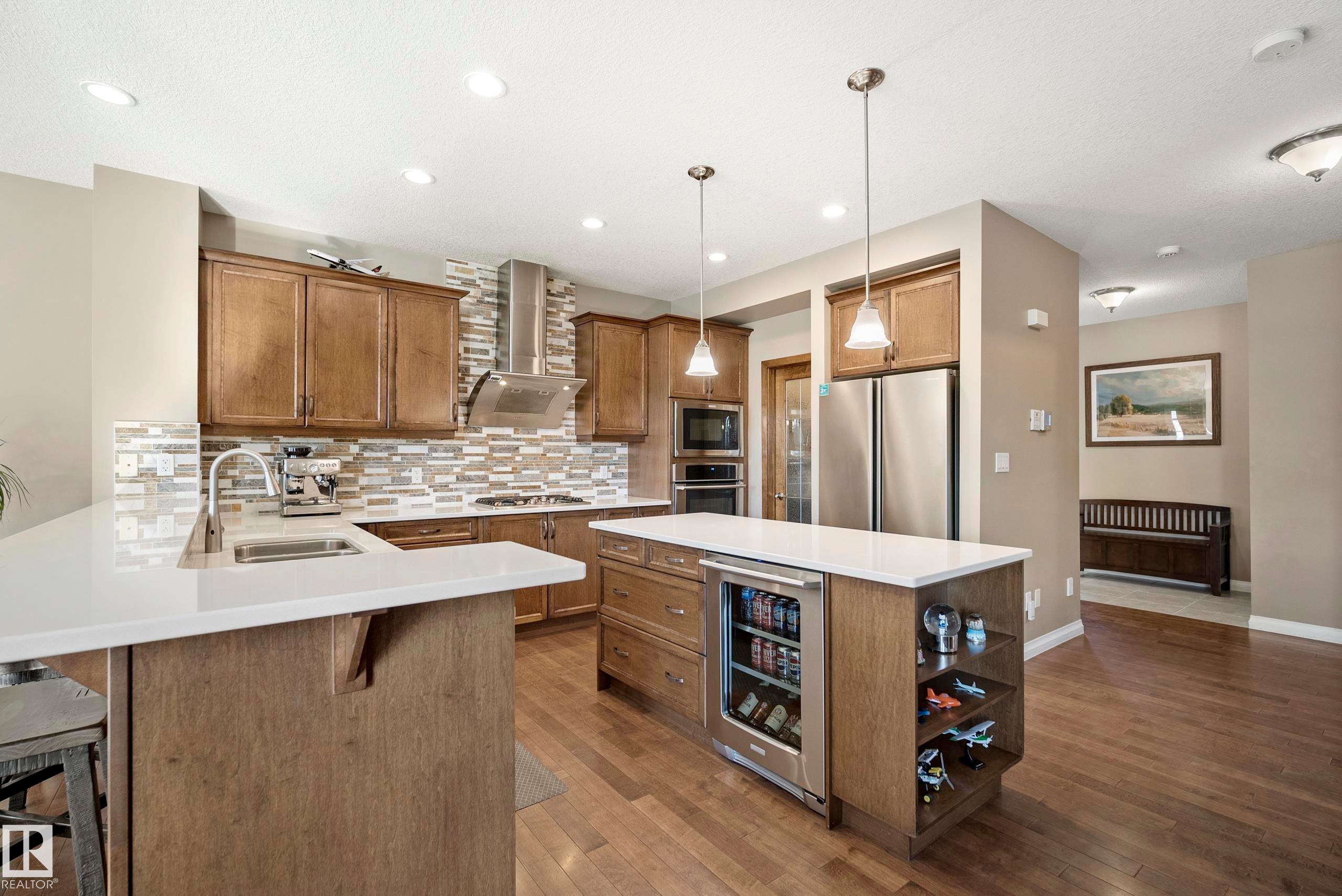 3689 Atkinson Loop, Edmonton, AB - Indoor Photo Showing Kitchen With Stainless Steel Kitchen With Double Sink With Upgraded Kitchen