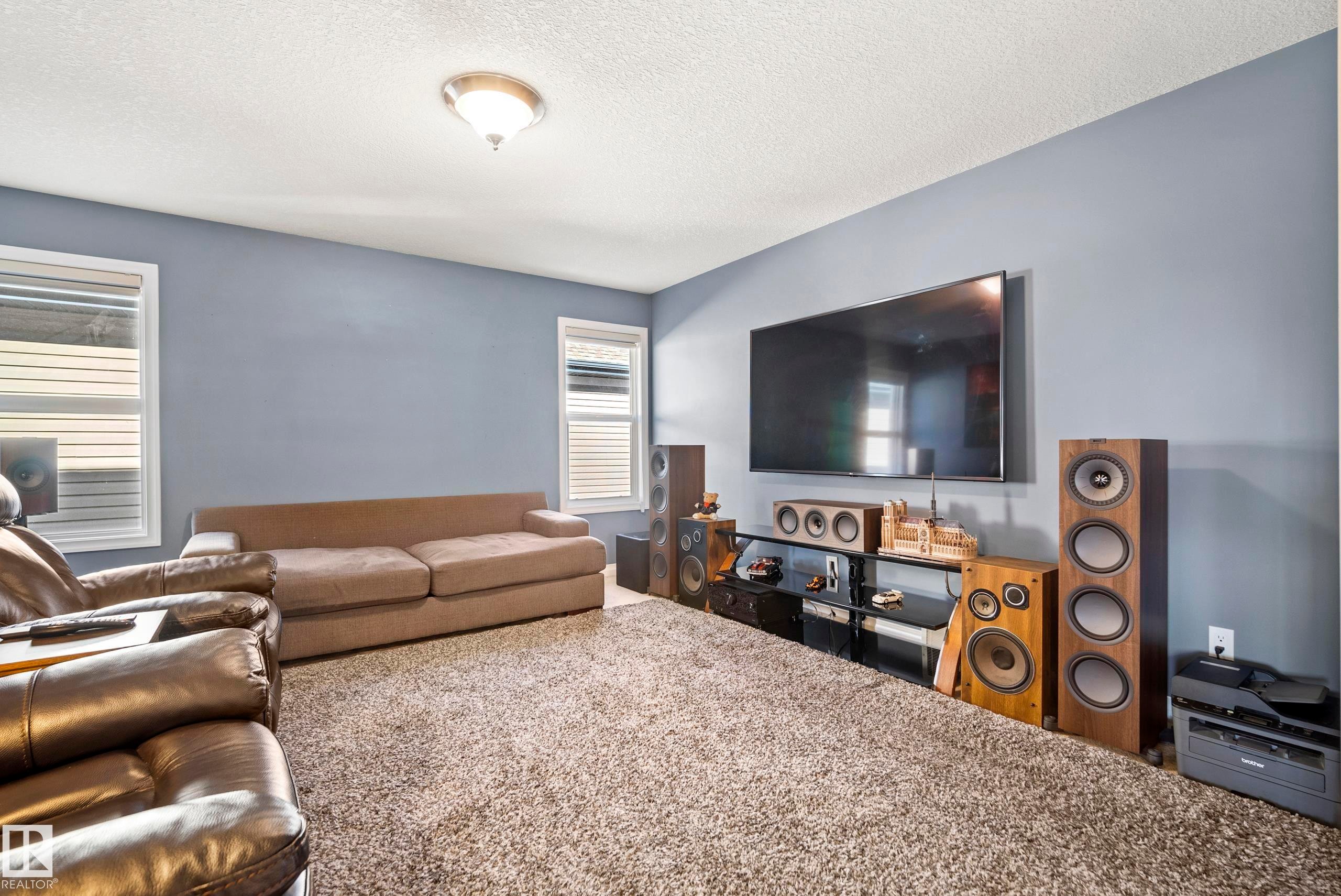 3689 Atkinson Loop, Edmonton, AB - Indoor Photo Showing Living Room